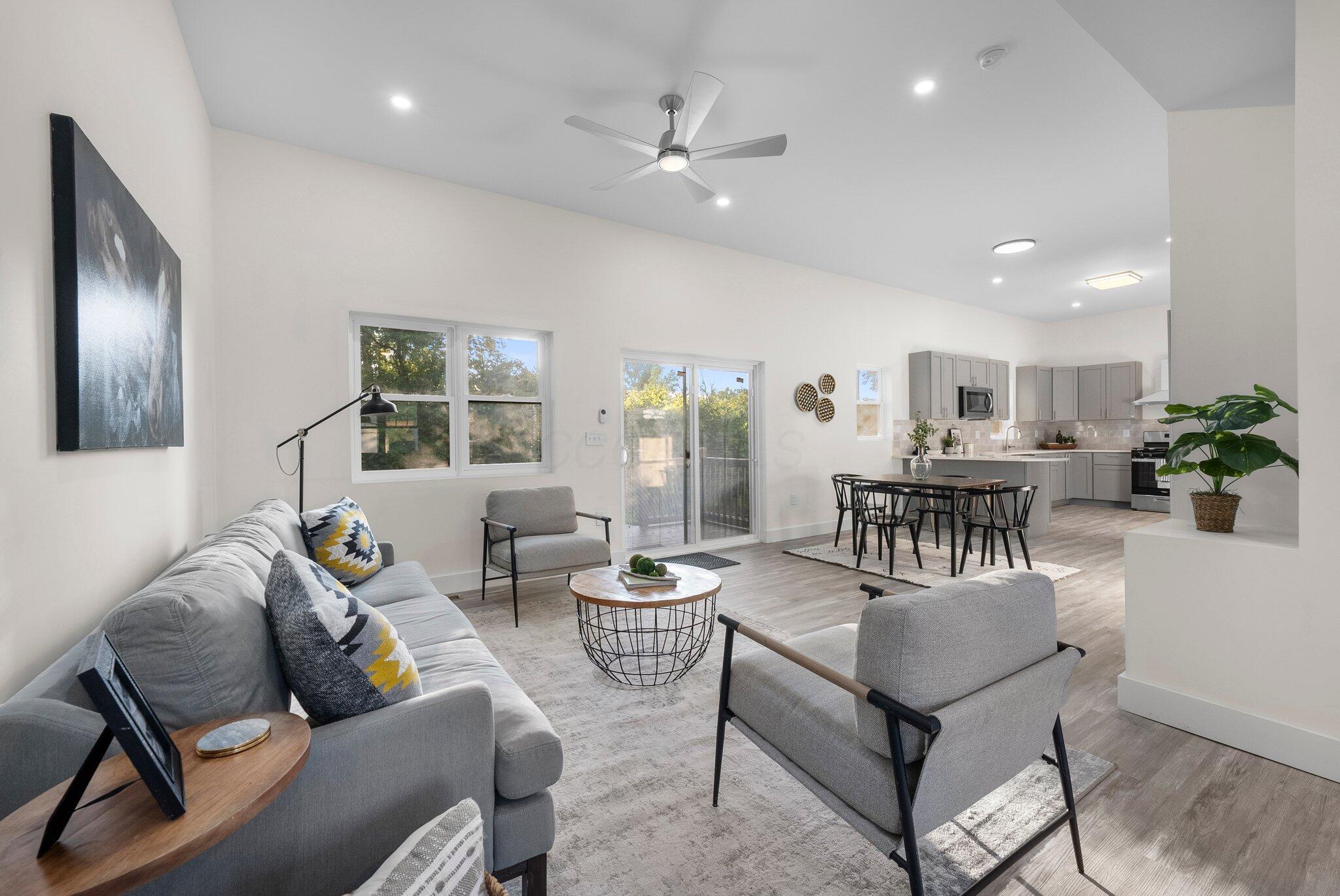 887 Harbinger Circle W