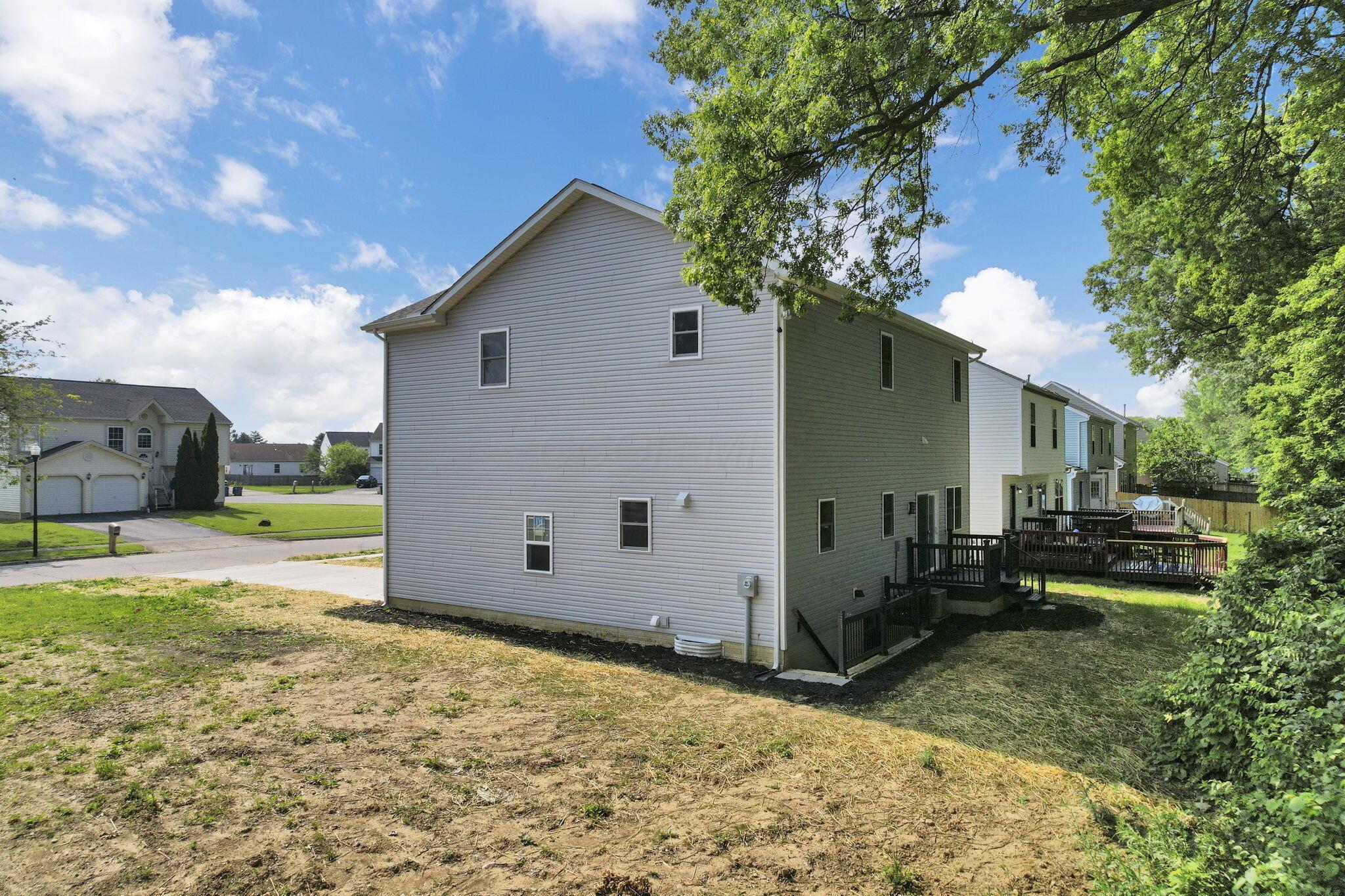 887 Harbinger Circle W