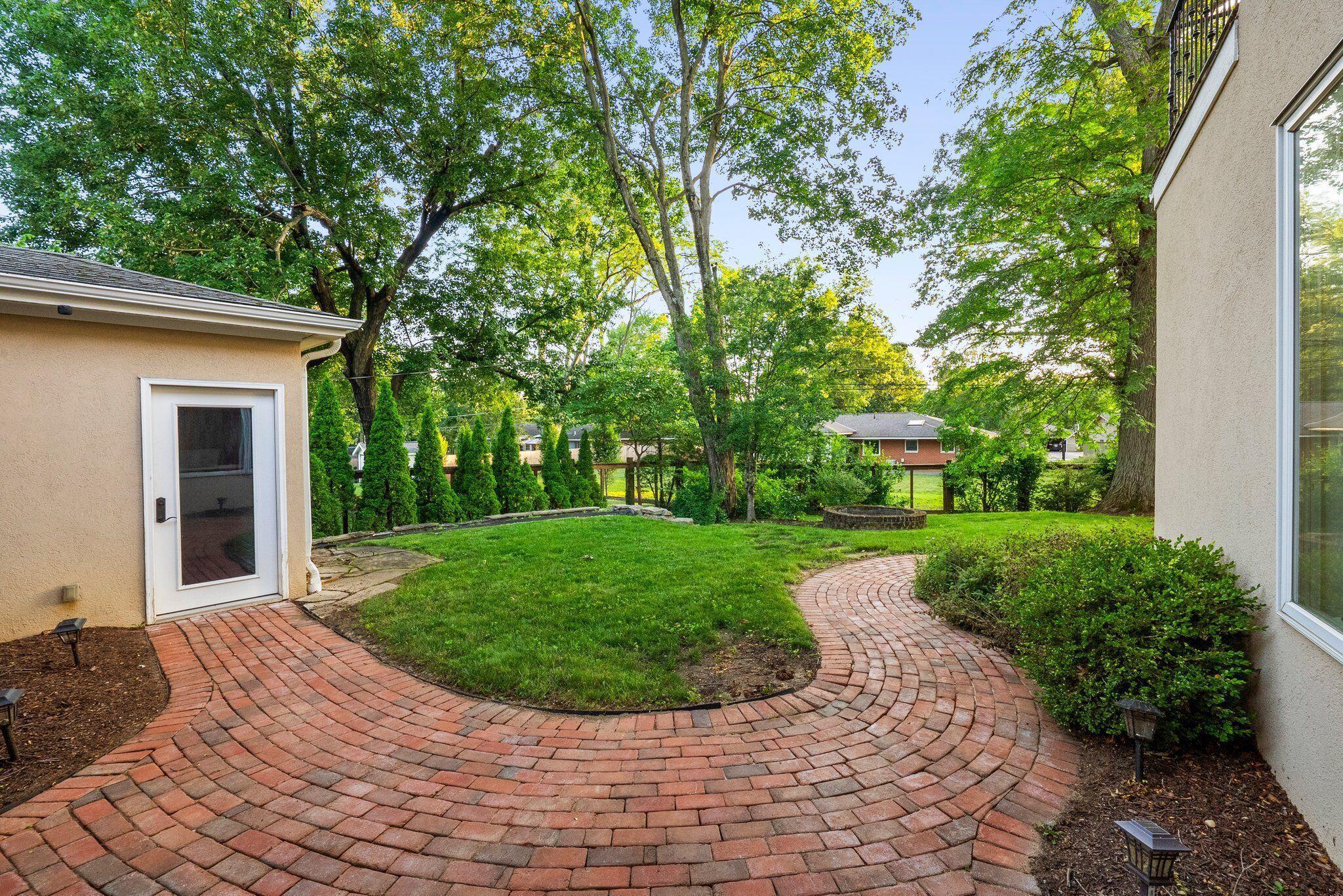 3839 Woodbridge Road