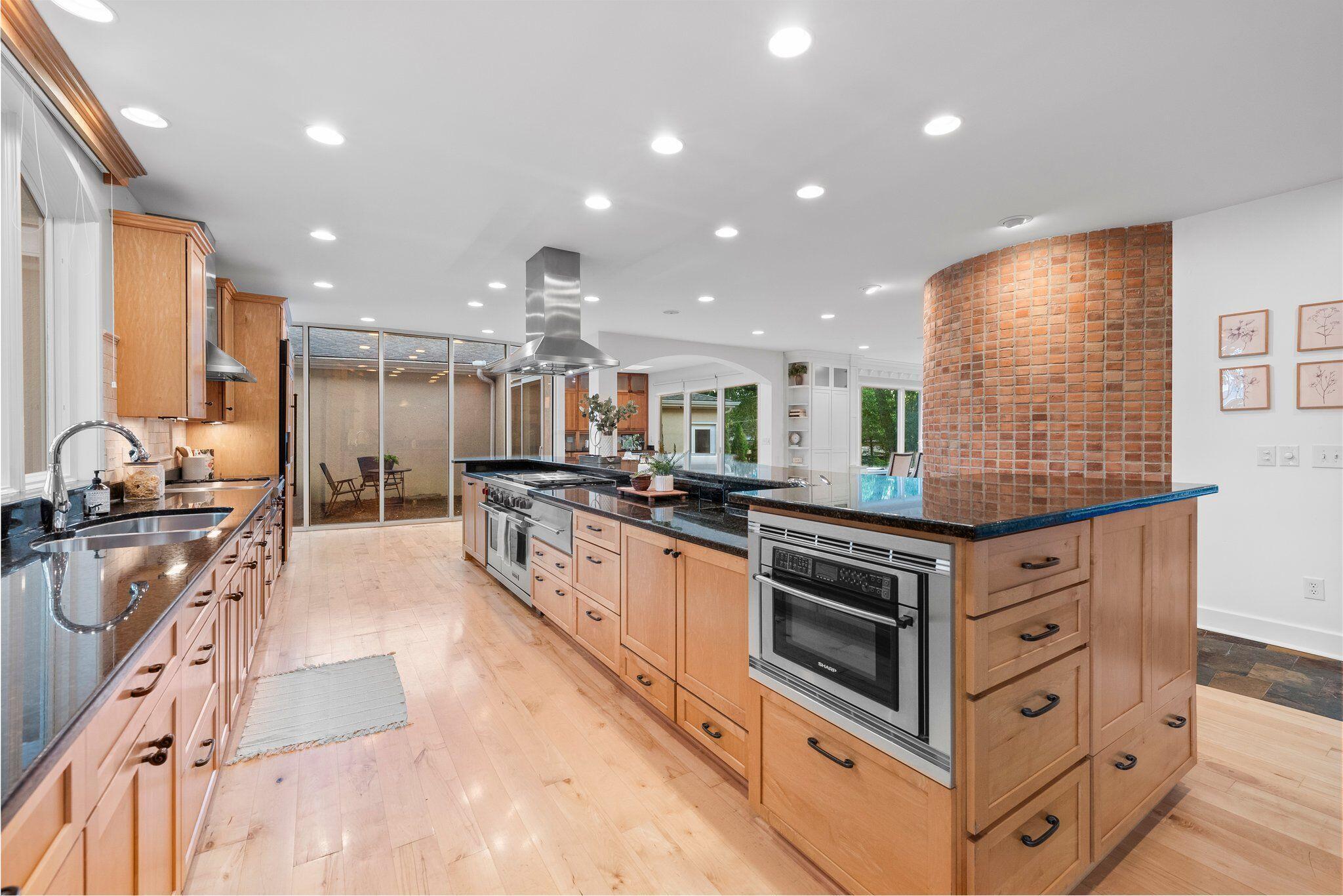 3839 Woodbridge Road