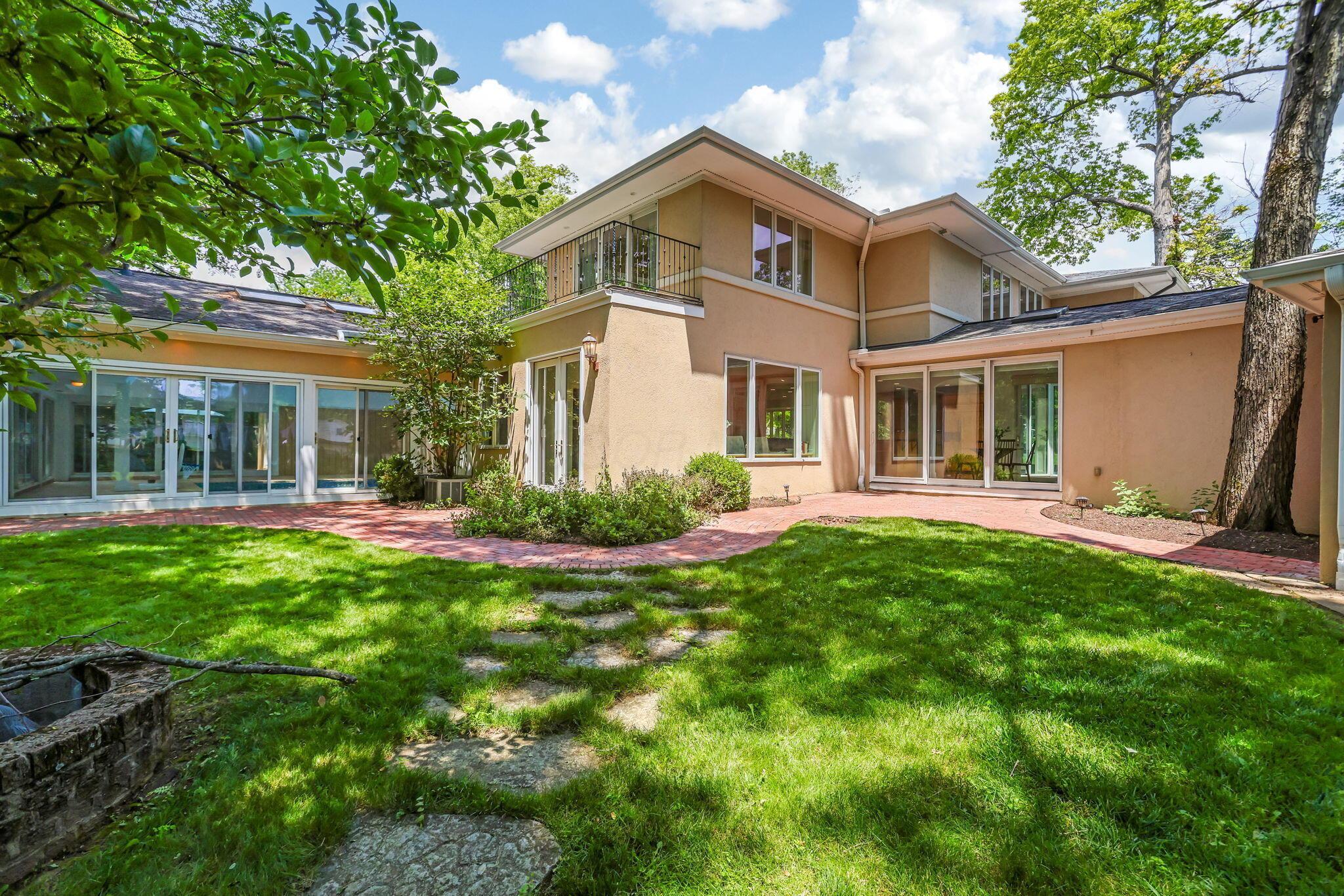 3839 Woodbridge Road