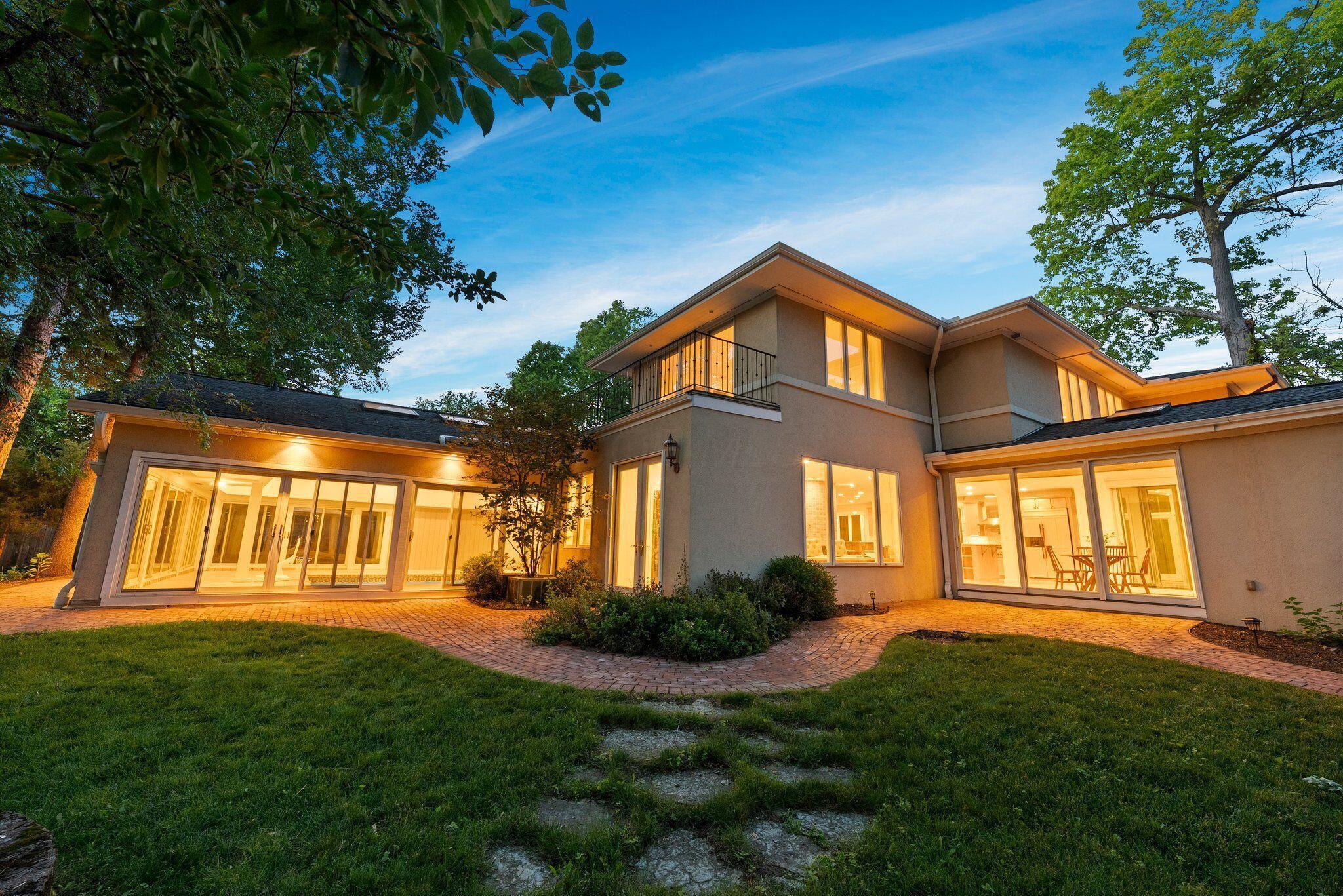 3839 Woodbridge Road
