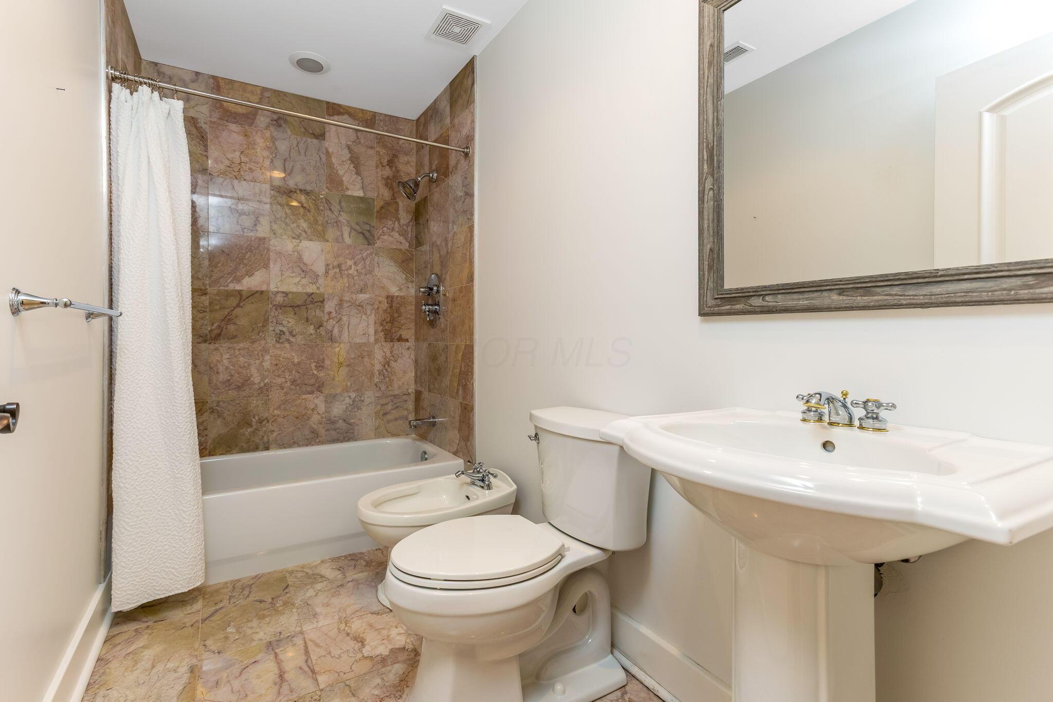 3839 Woodbridge Road