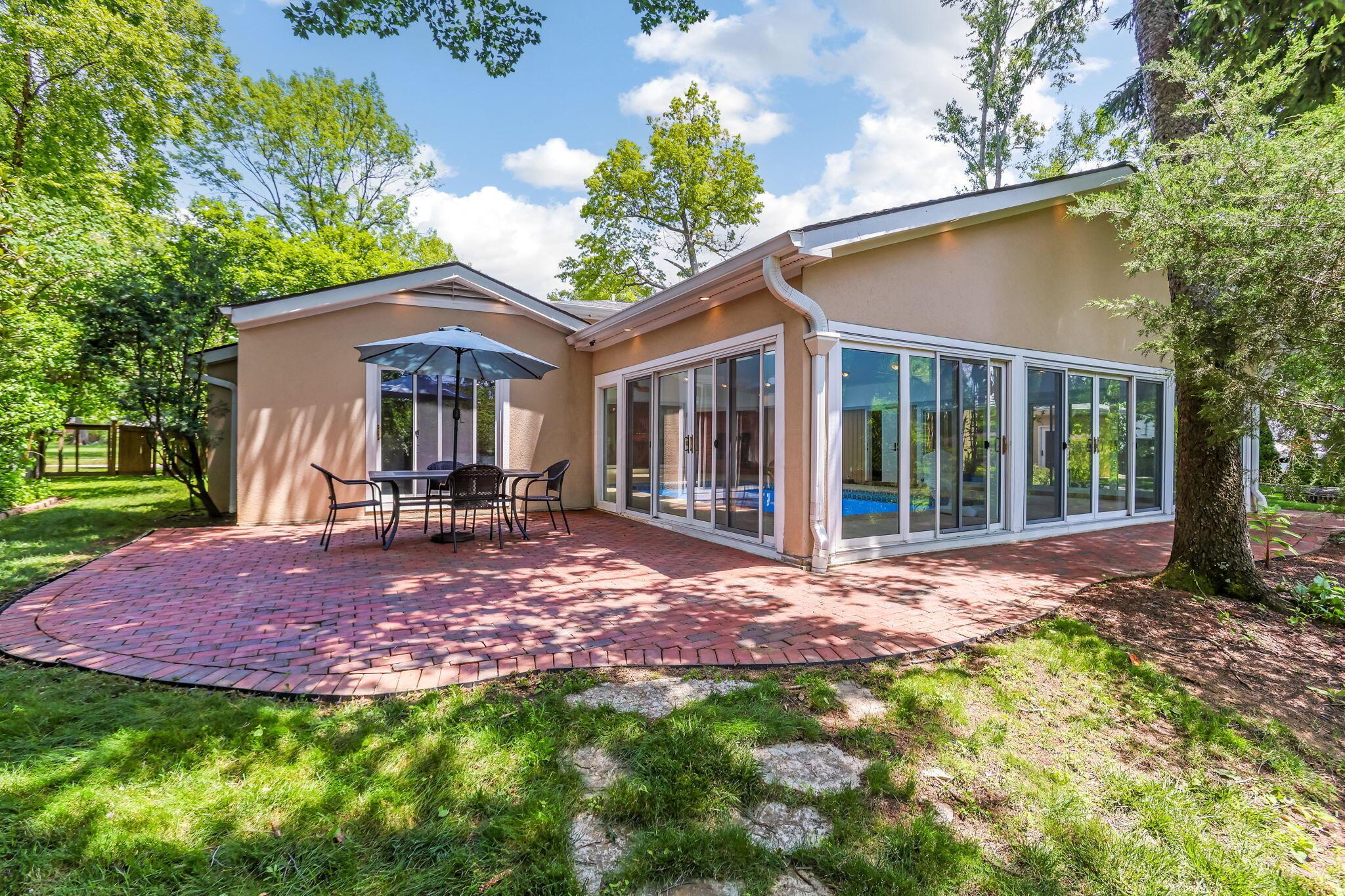 3839 Woodbridge Road