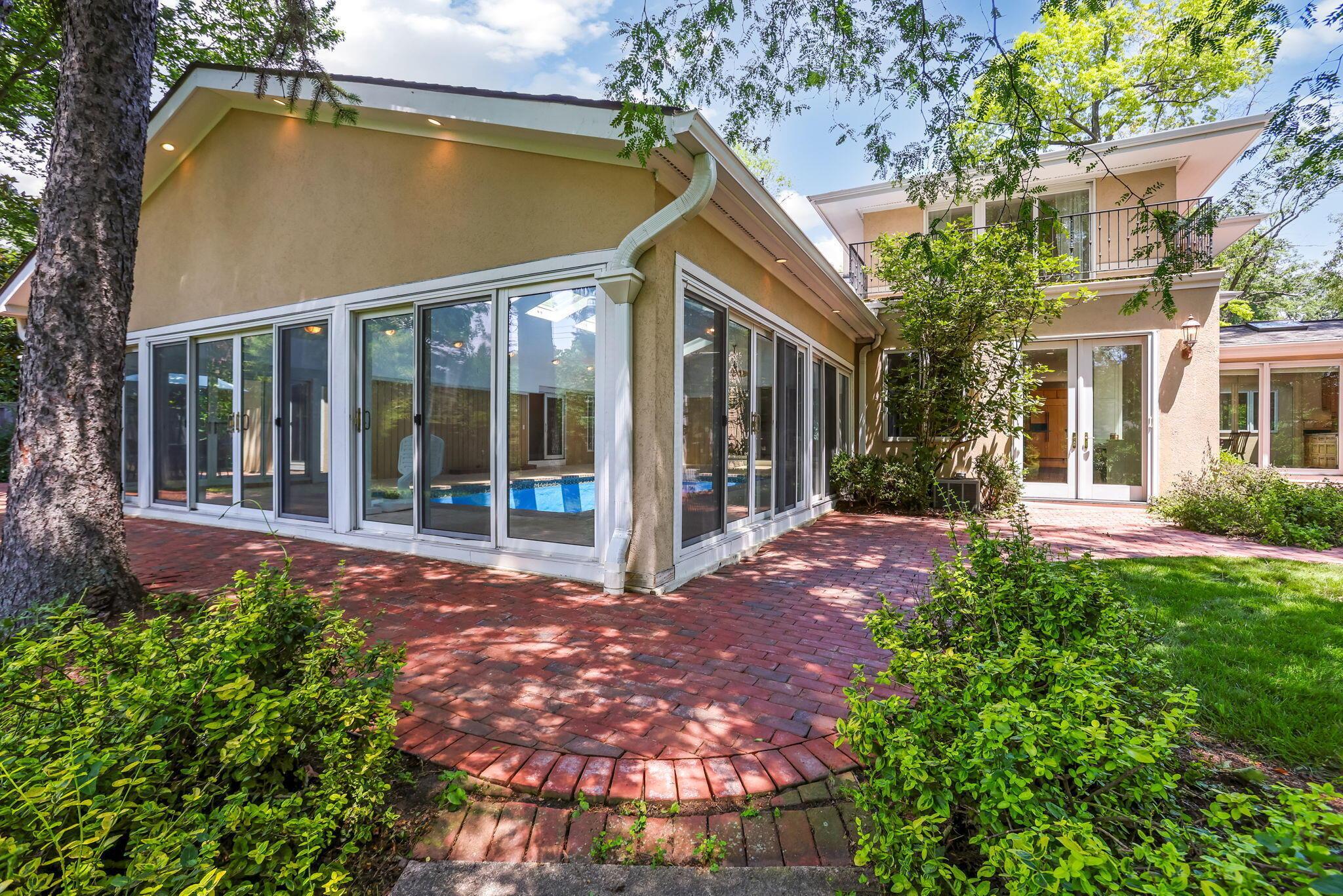 3839 Woodbridge Road