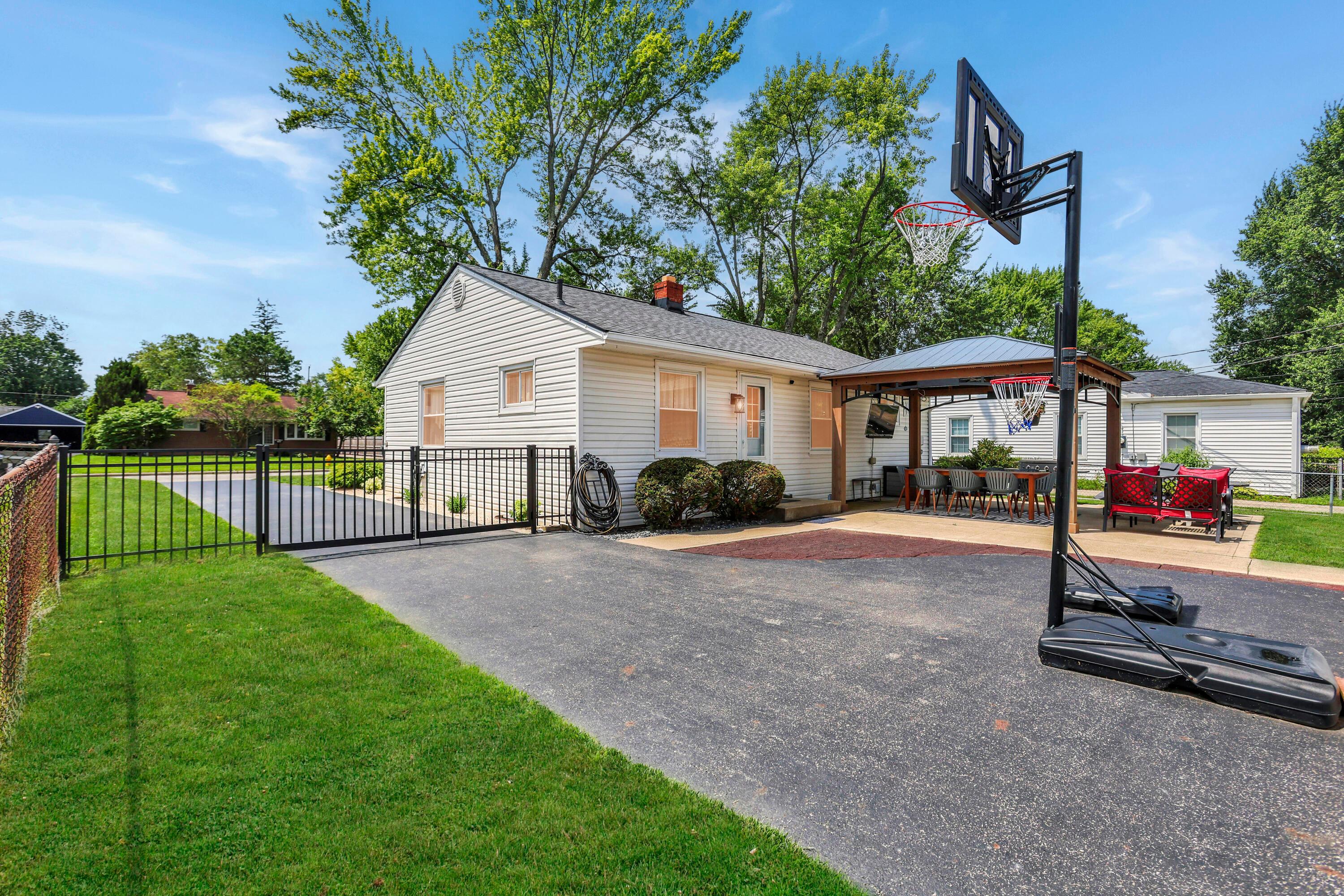 2232 Edgevale Road