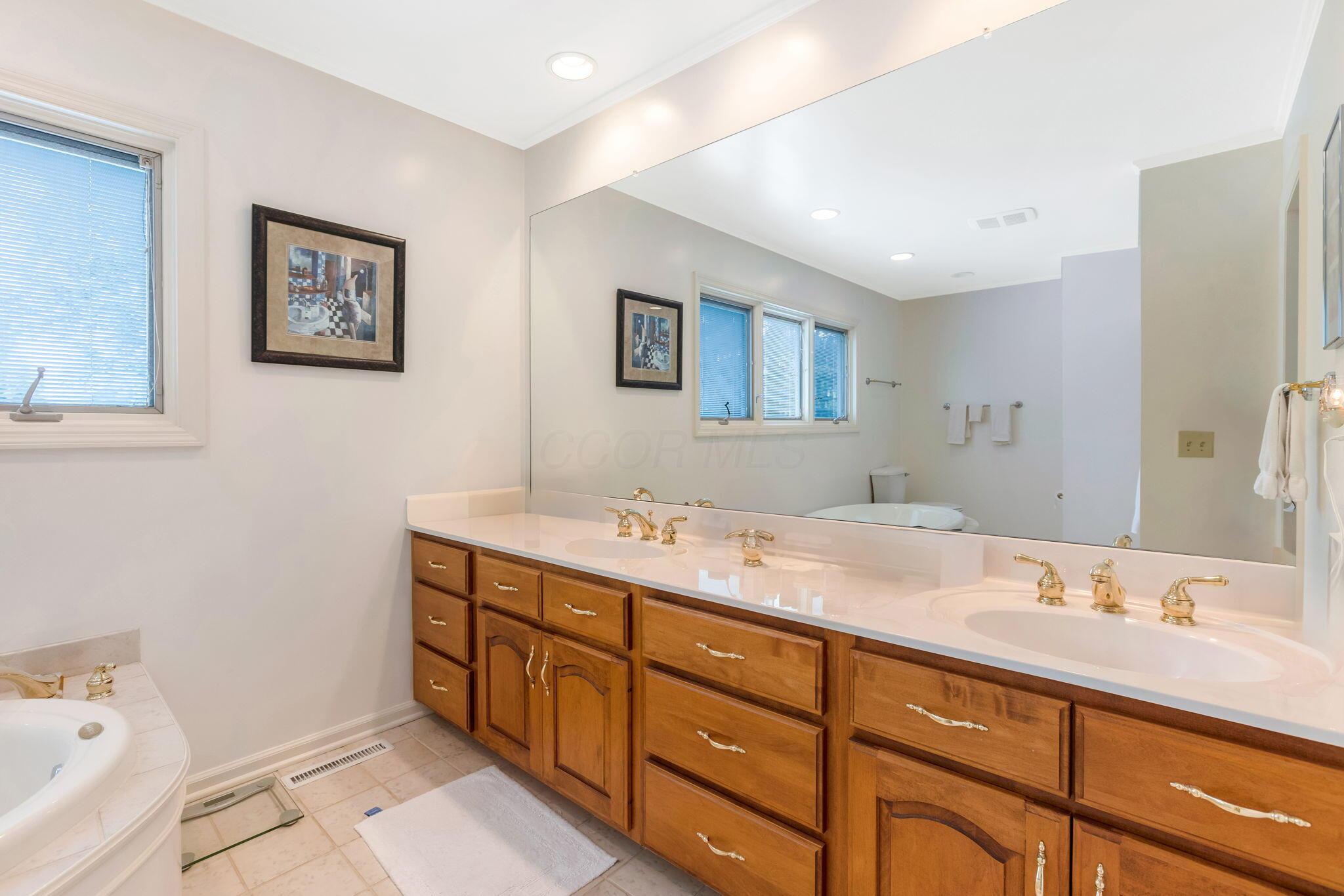 2560 Chartwell