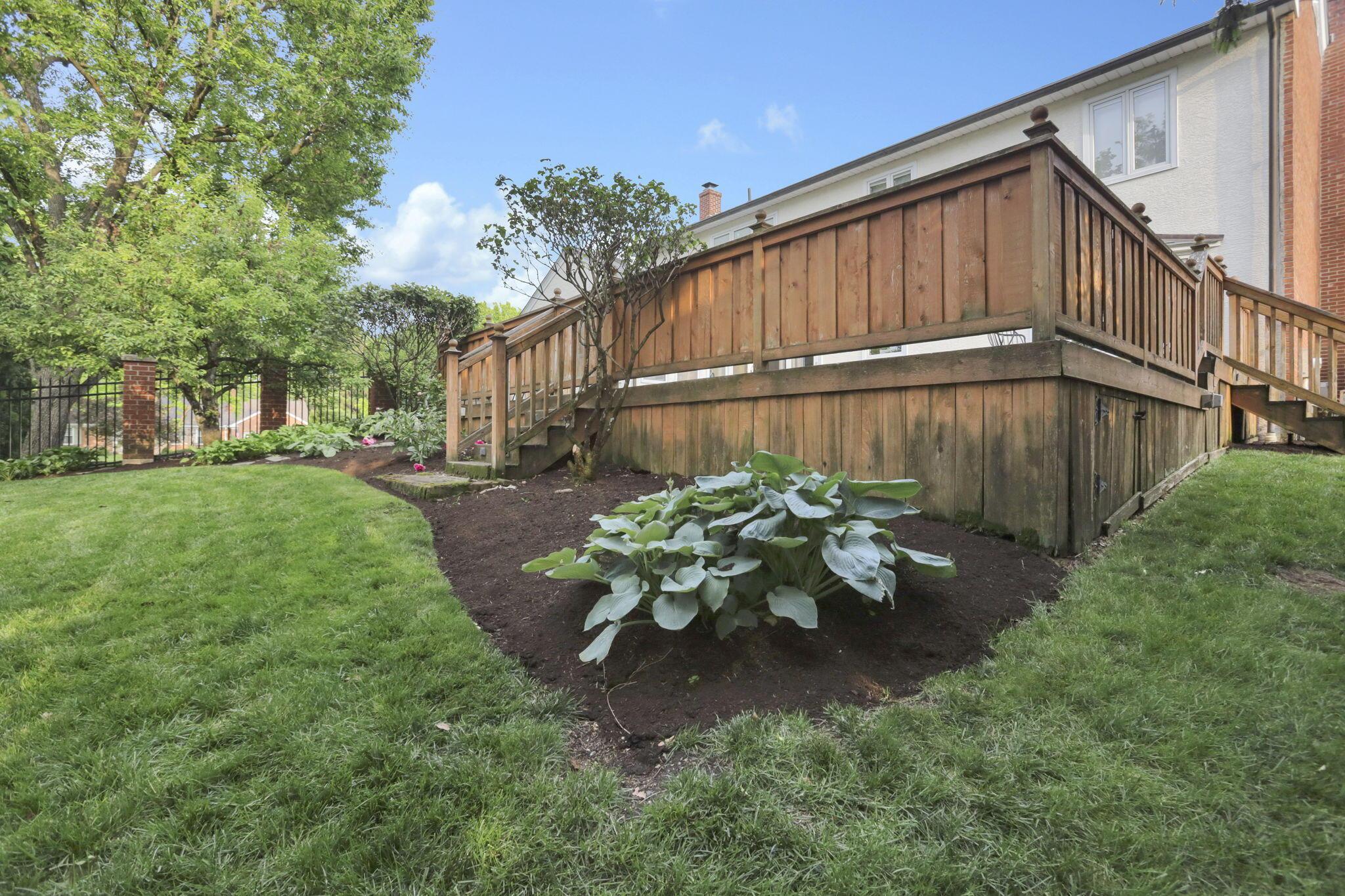 2560 Chartwell