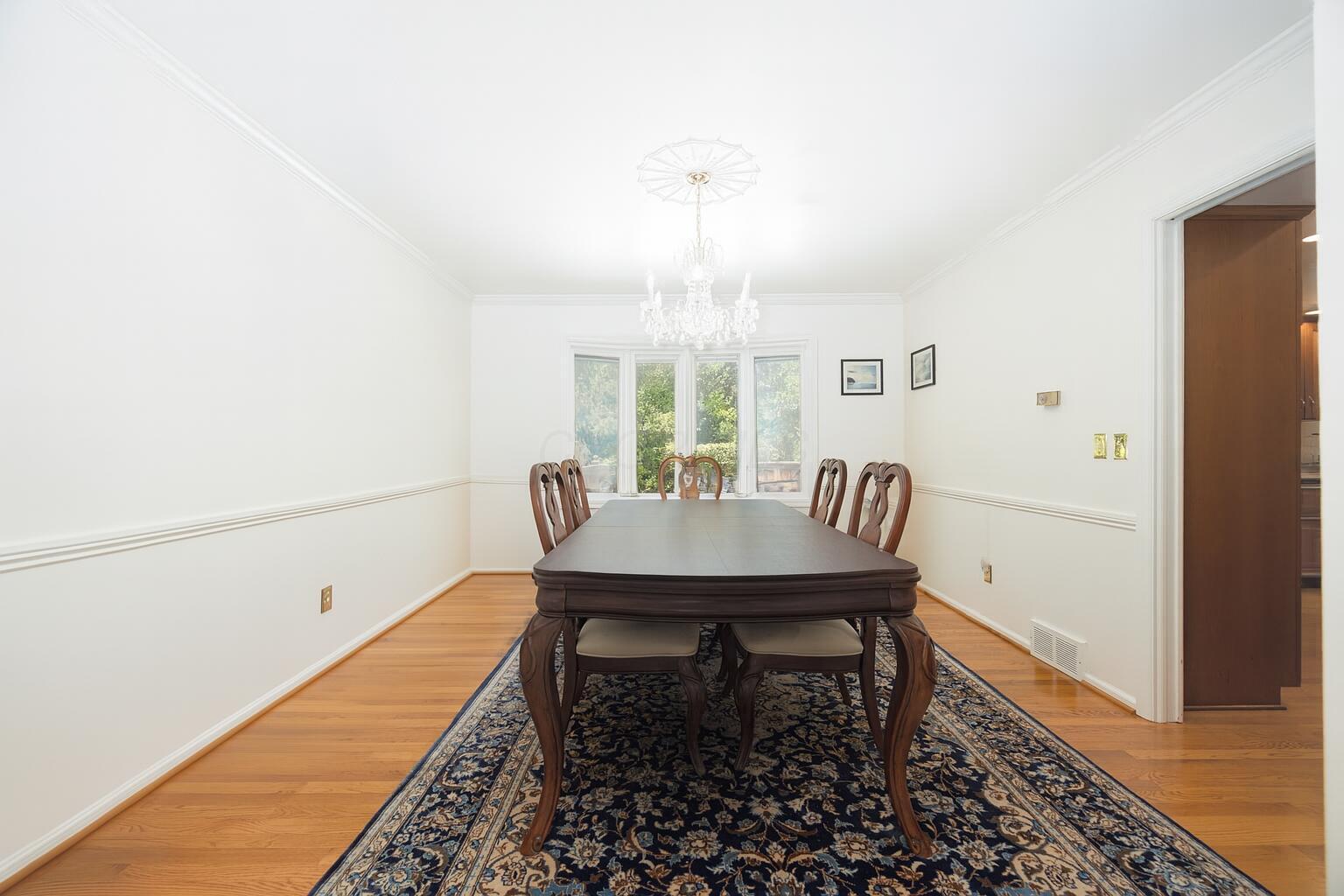 2560 Chartwell
