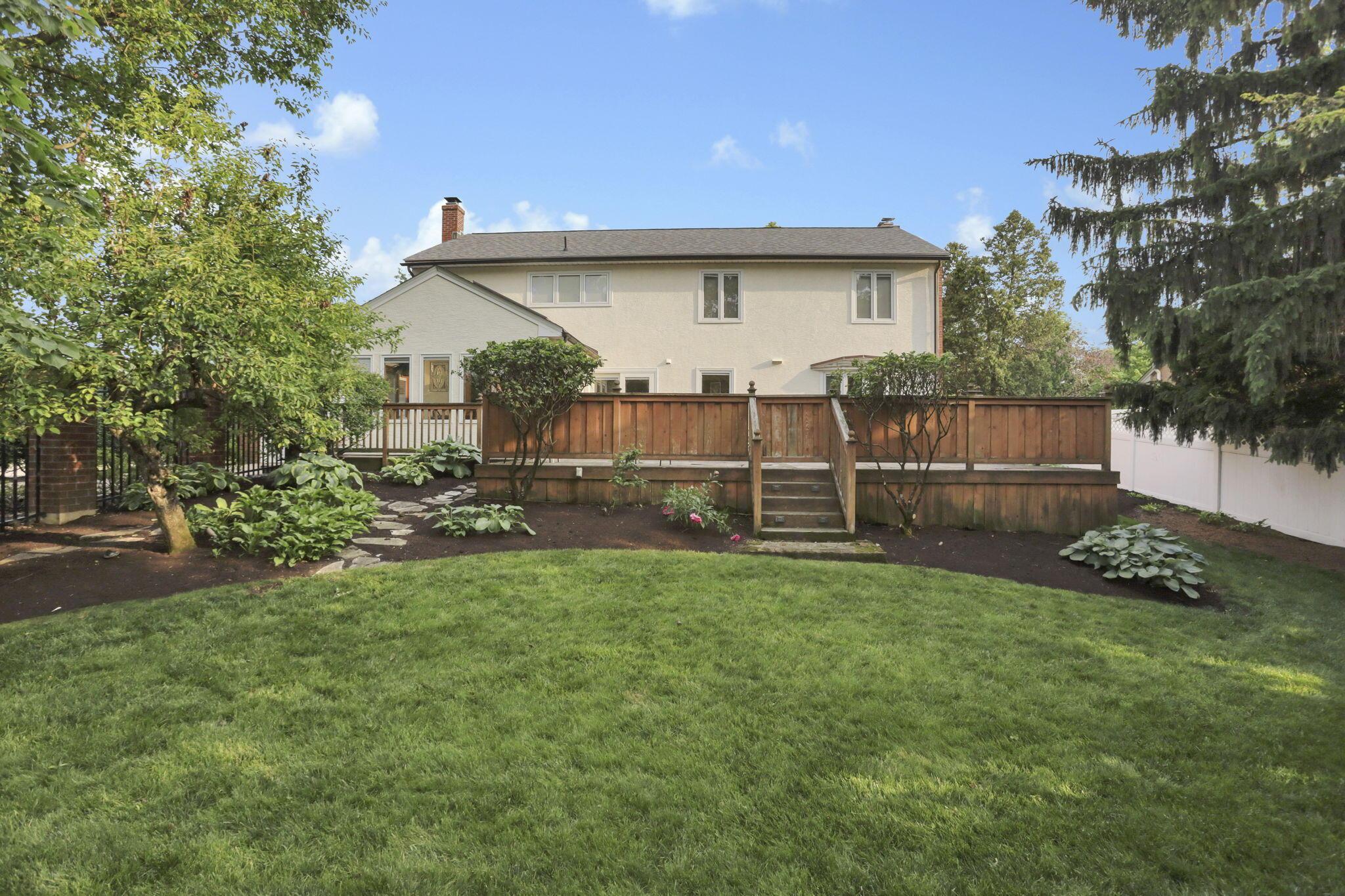 2560 Chartwell