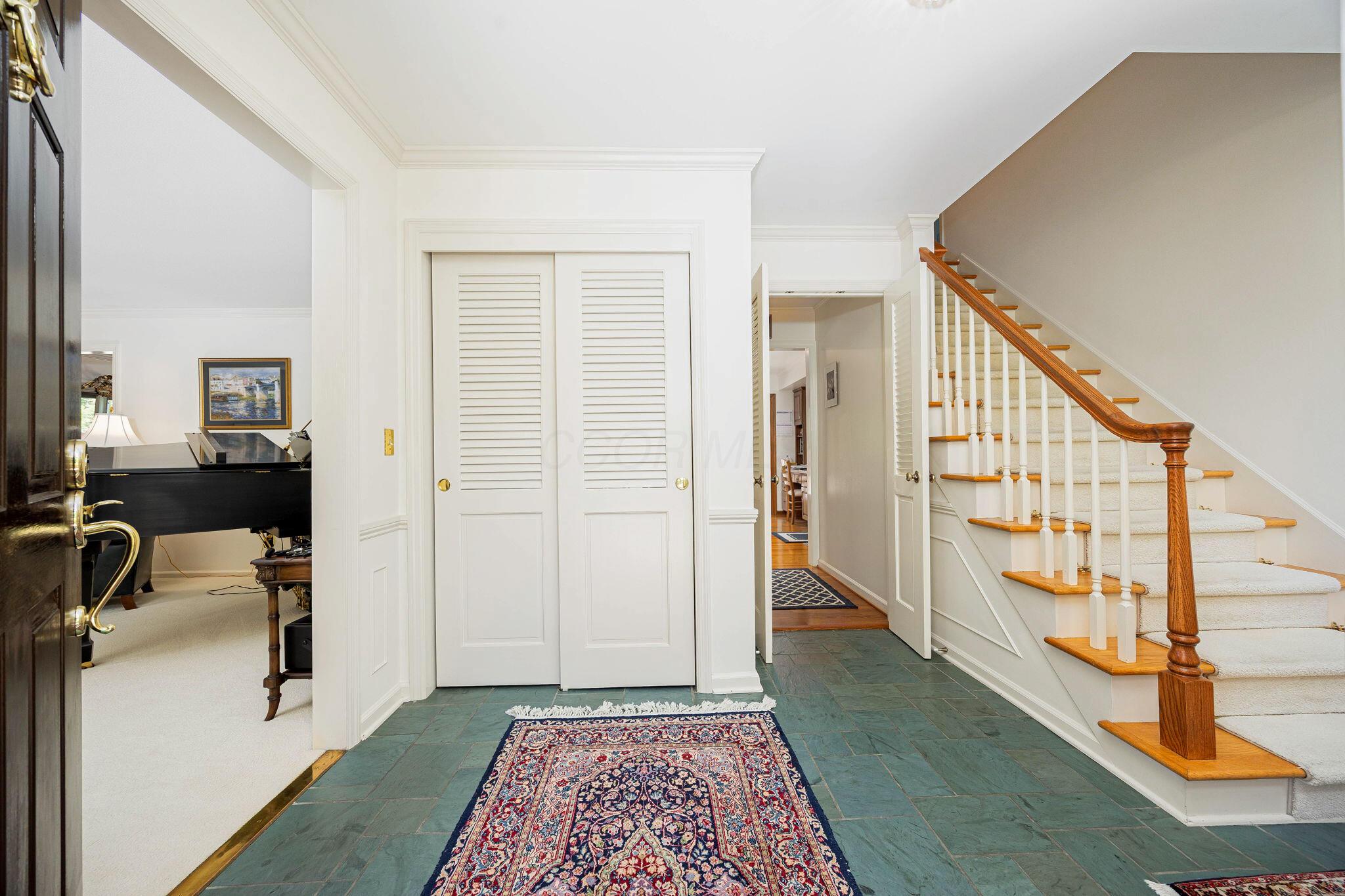 2560 Chartwell