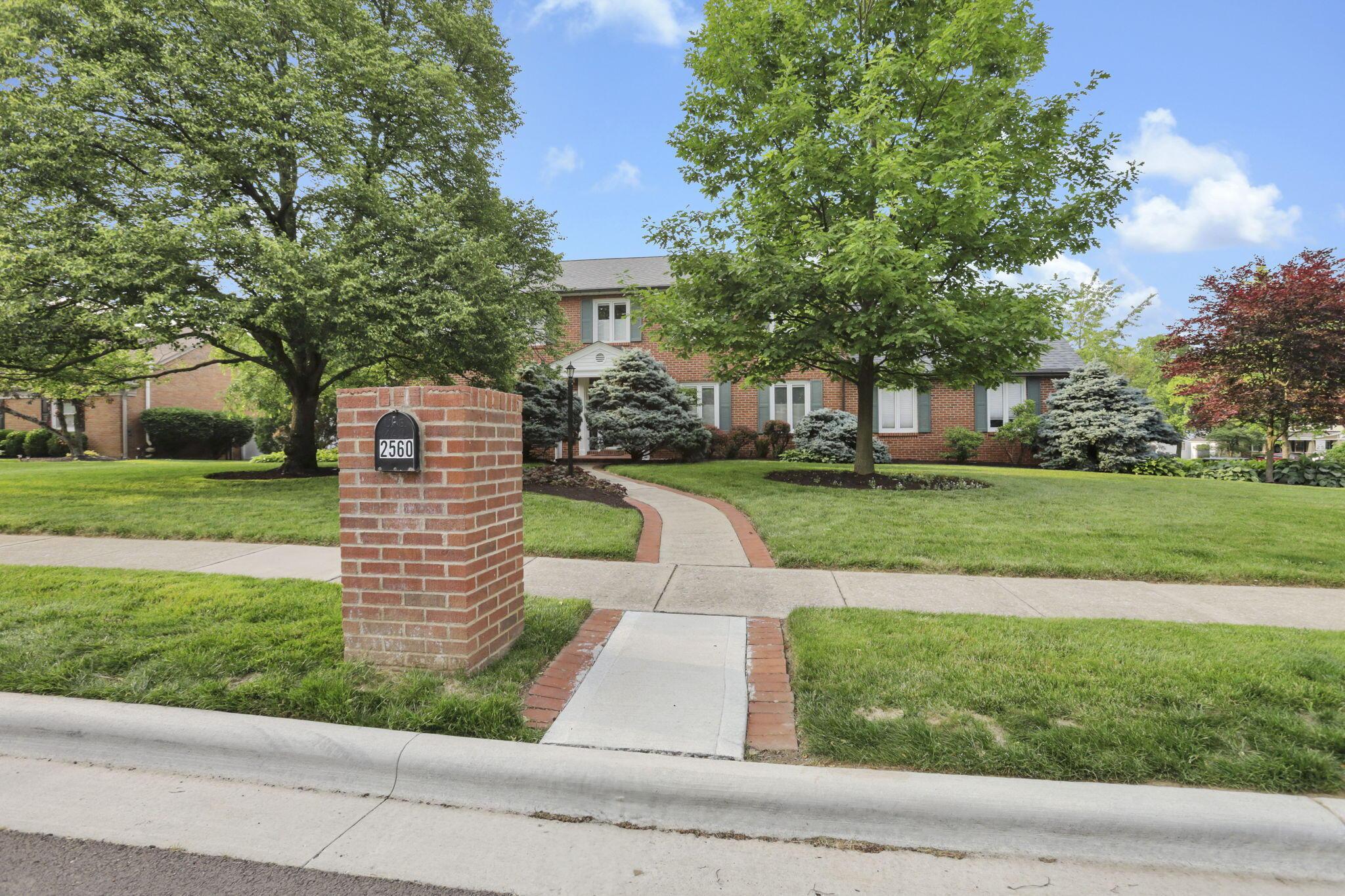 2560 Chartwell