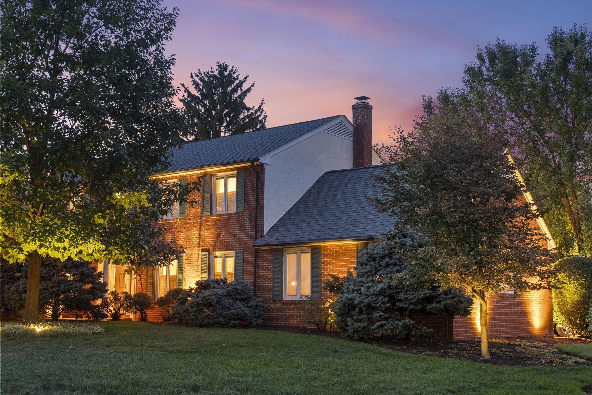 2560 Chartwell
