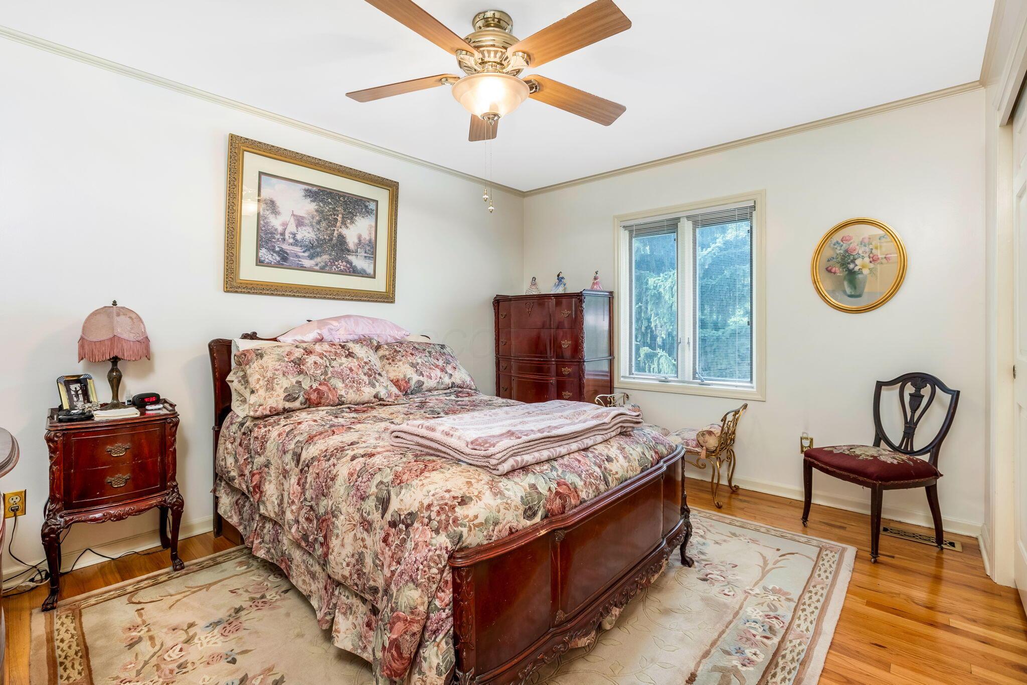 2560 Chartwell