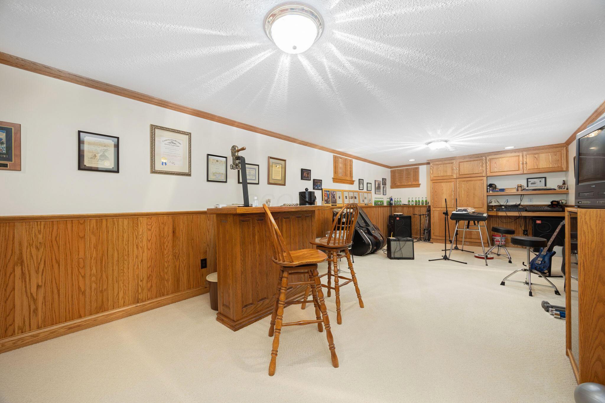 2560 Chartwell