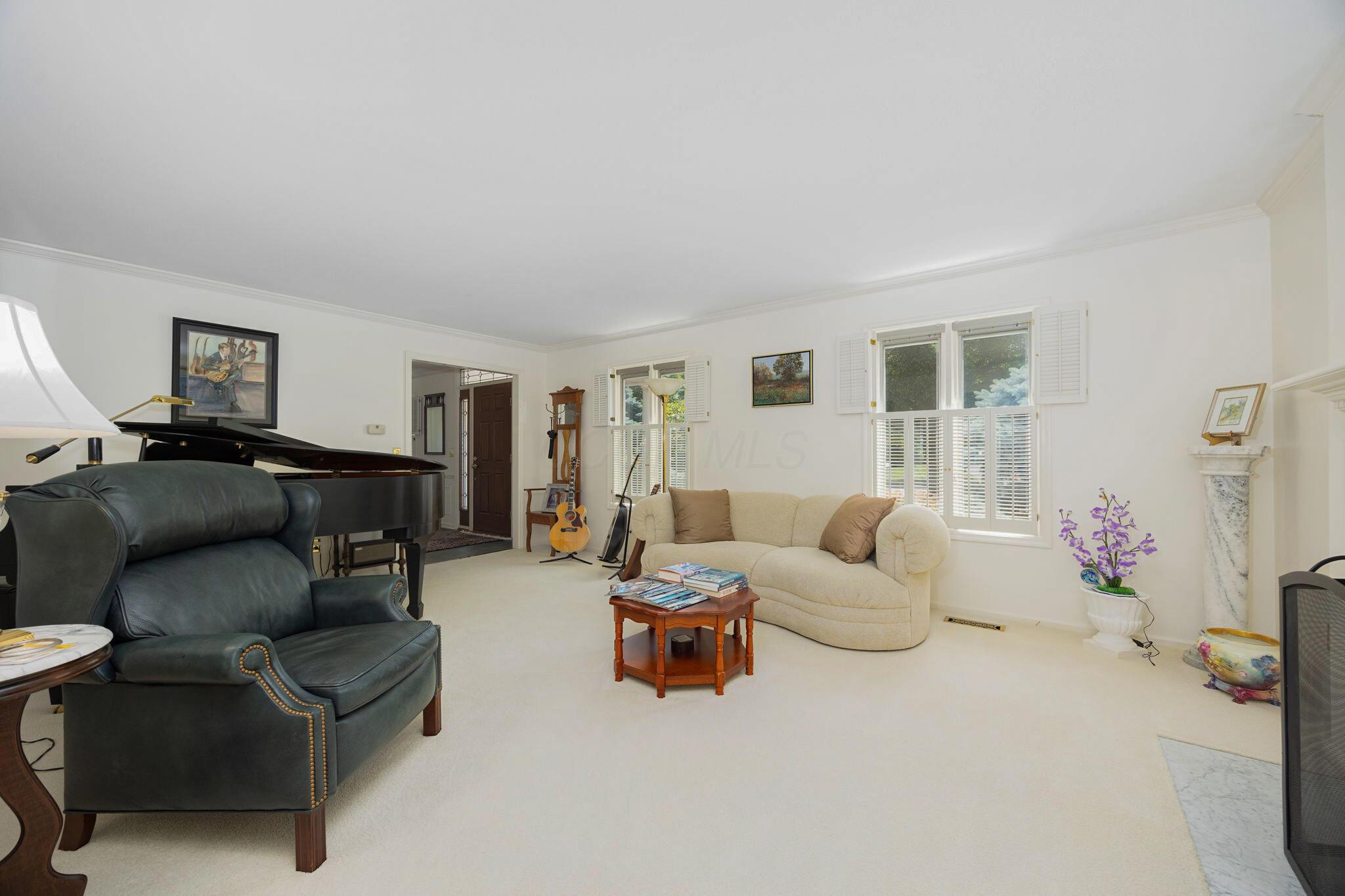 2560 Chartwell