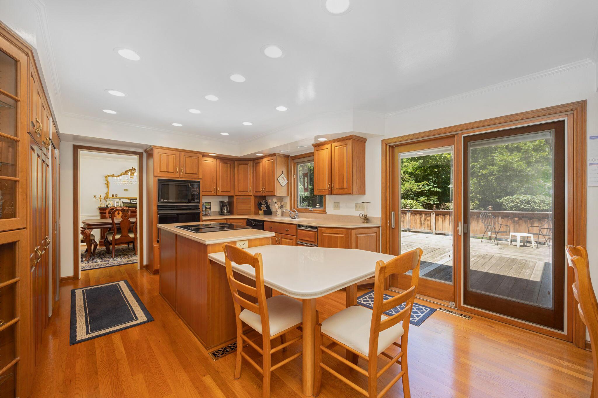 2560 Chartwell