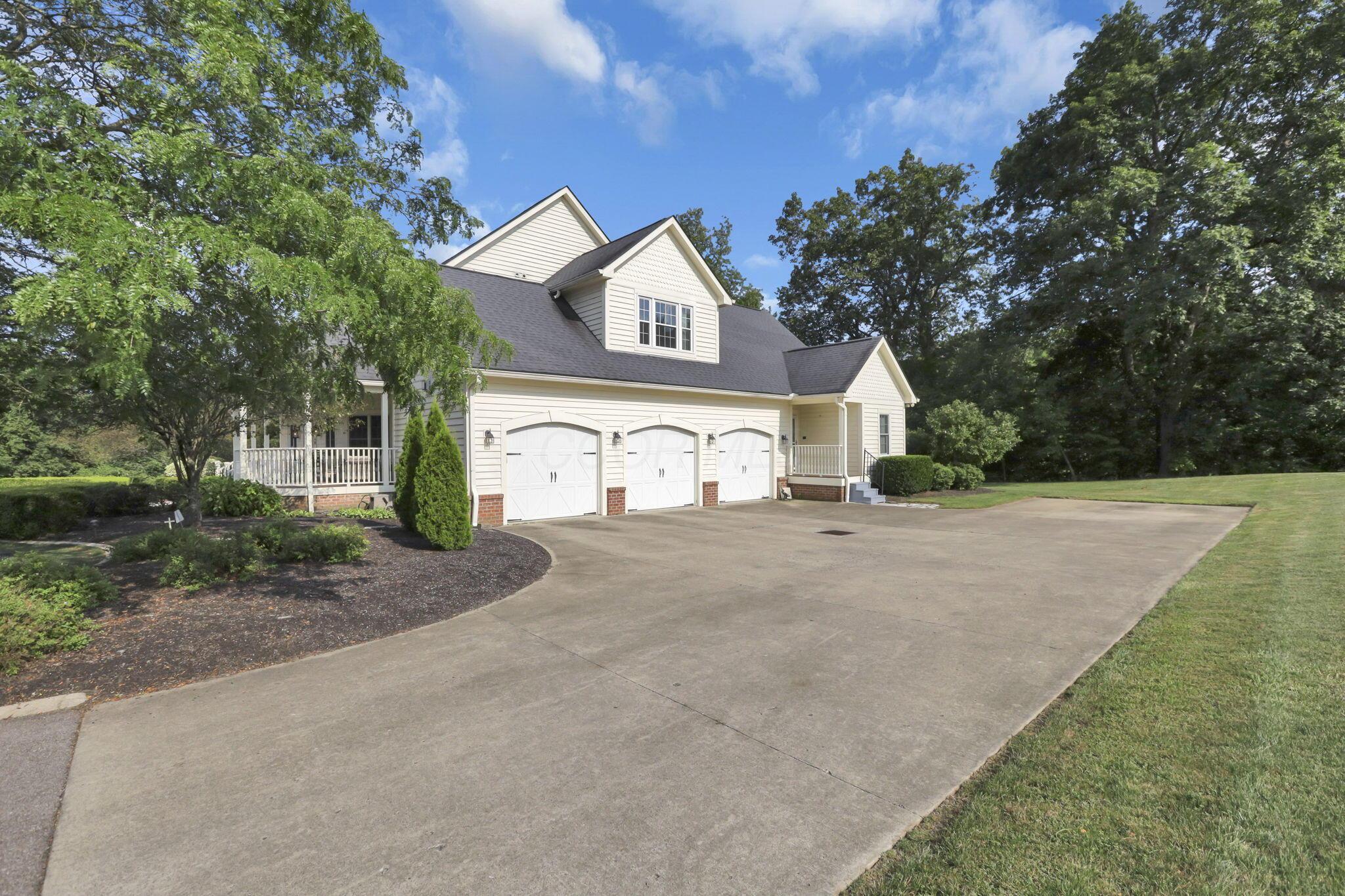 27 Greenloch Court