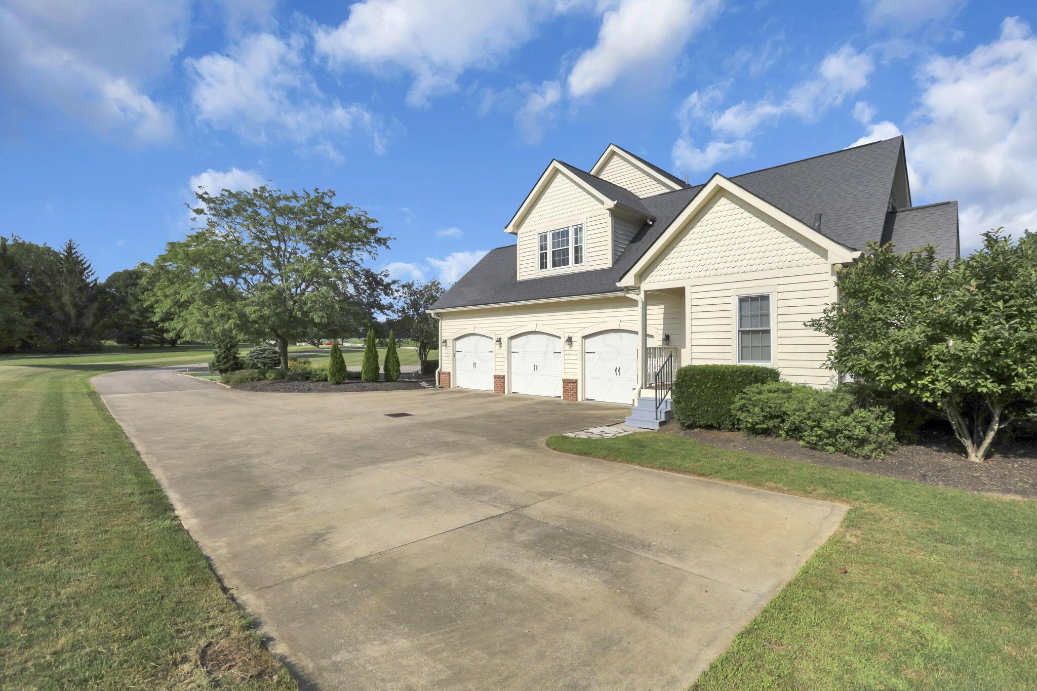 27 Greenloch Court