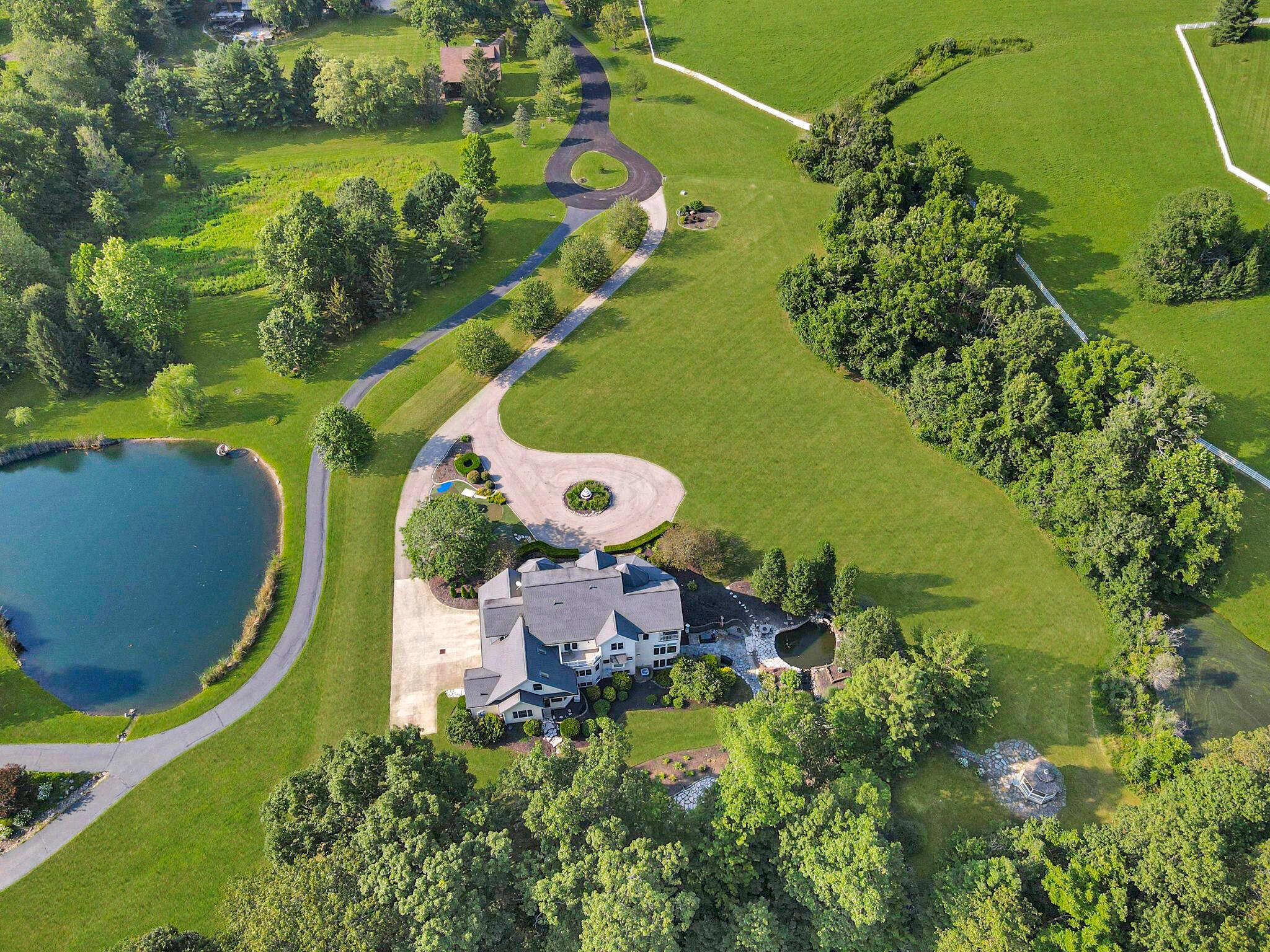 27 Greenloch Court
