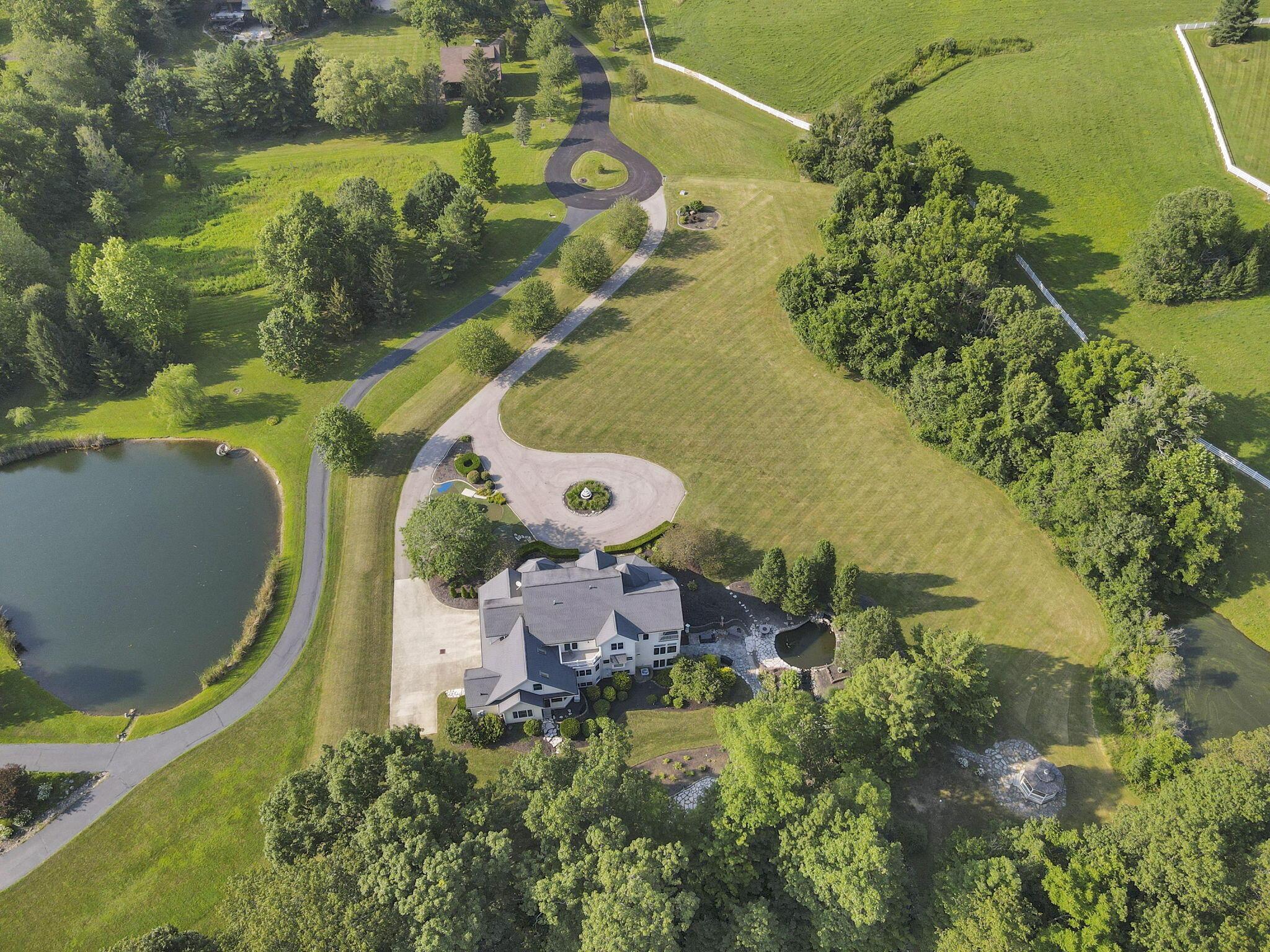 27 Greenloch Court