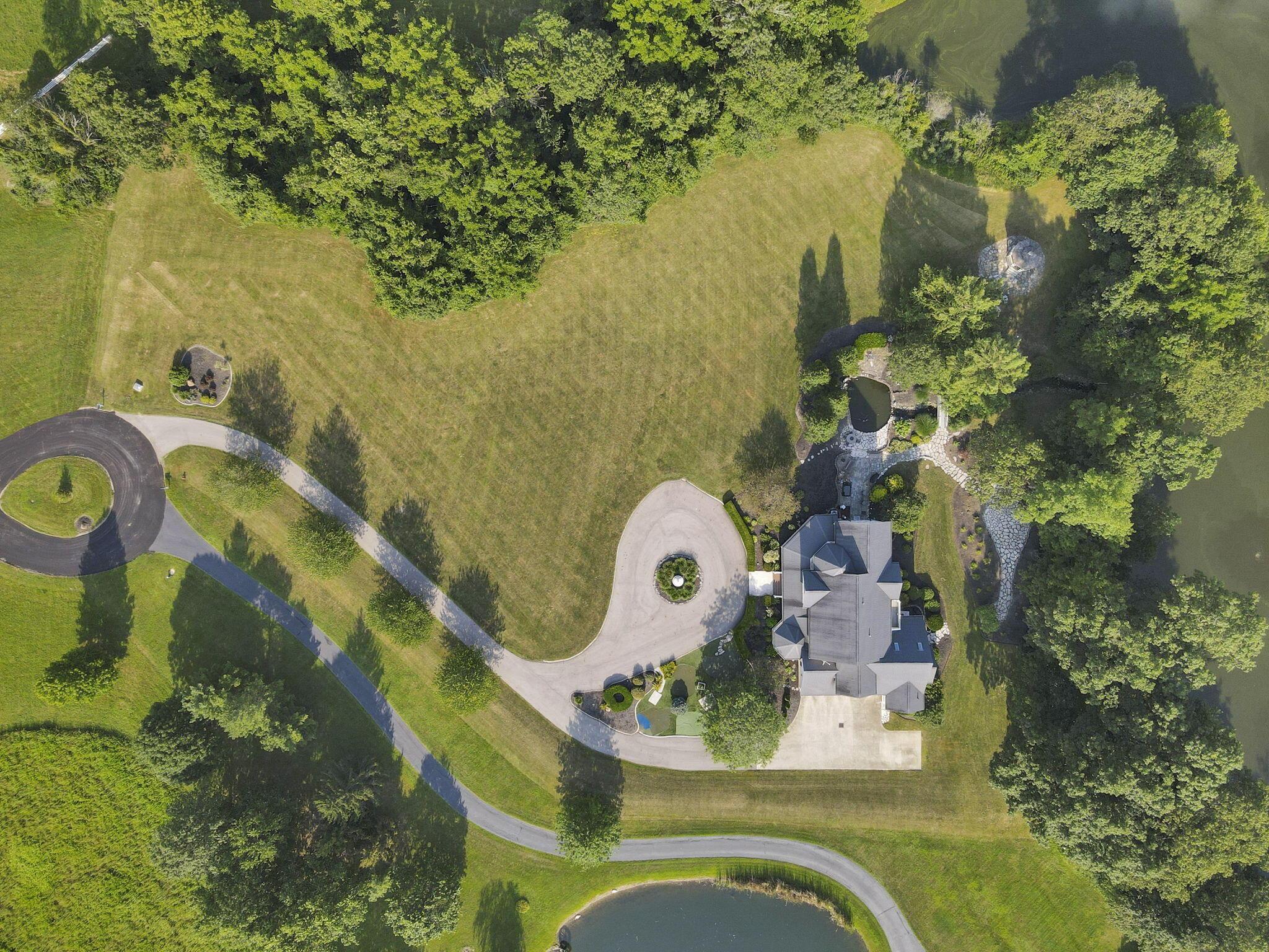 27 Greenloch Court