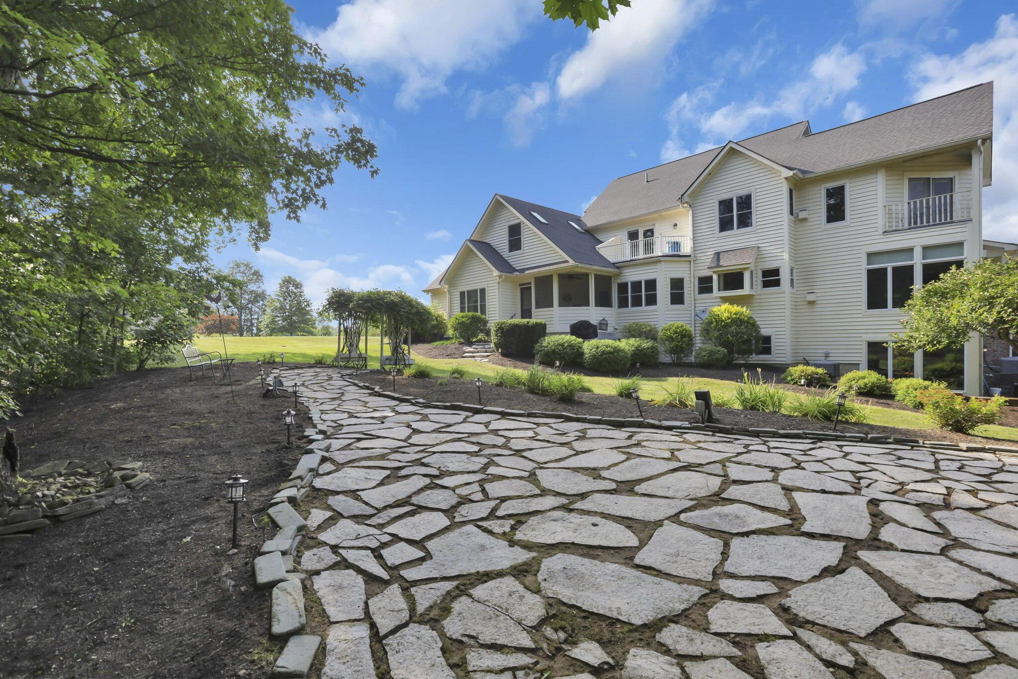 27 Greenloch Court