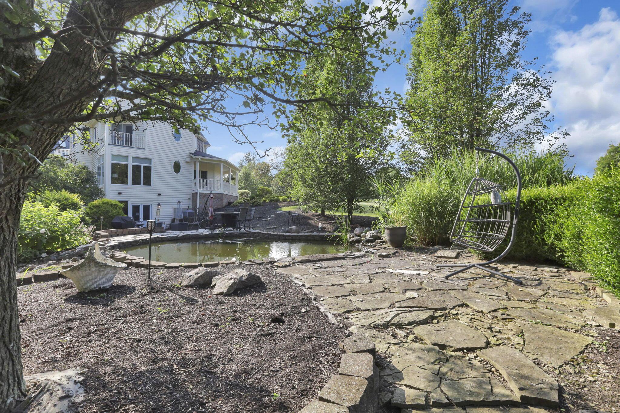 27 Greenloch Court