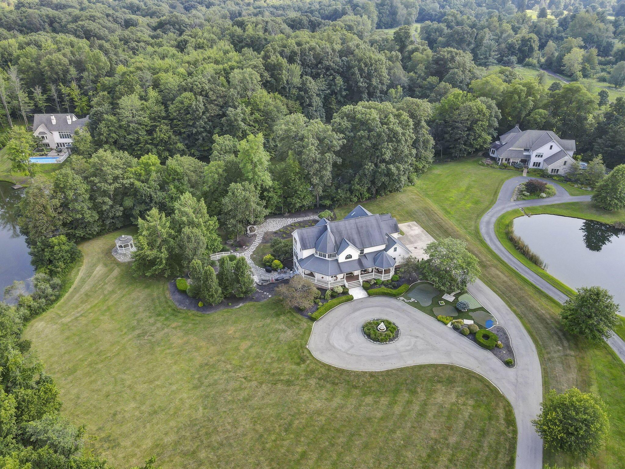 27 Greenloch Court