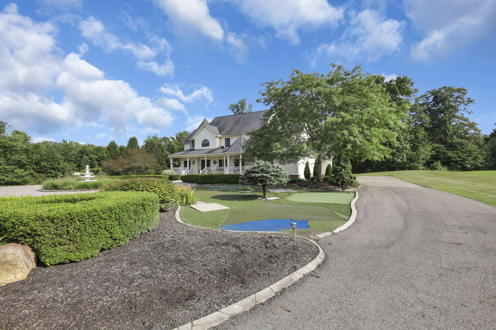 27 Greenloch Court