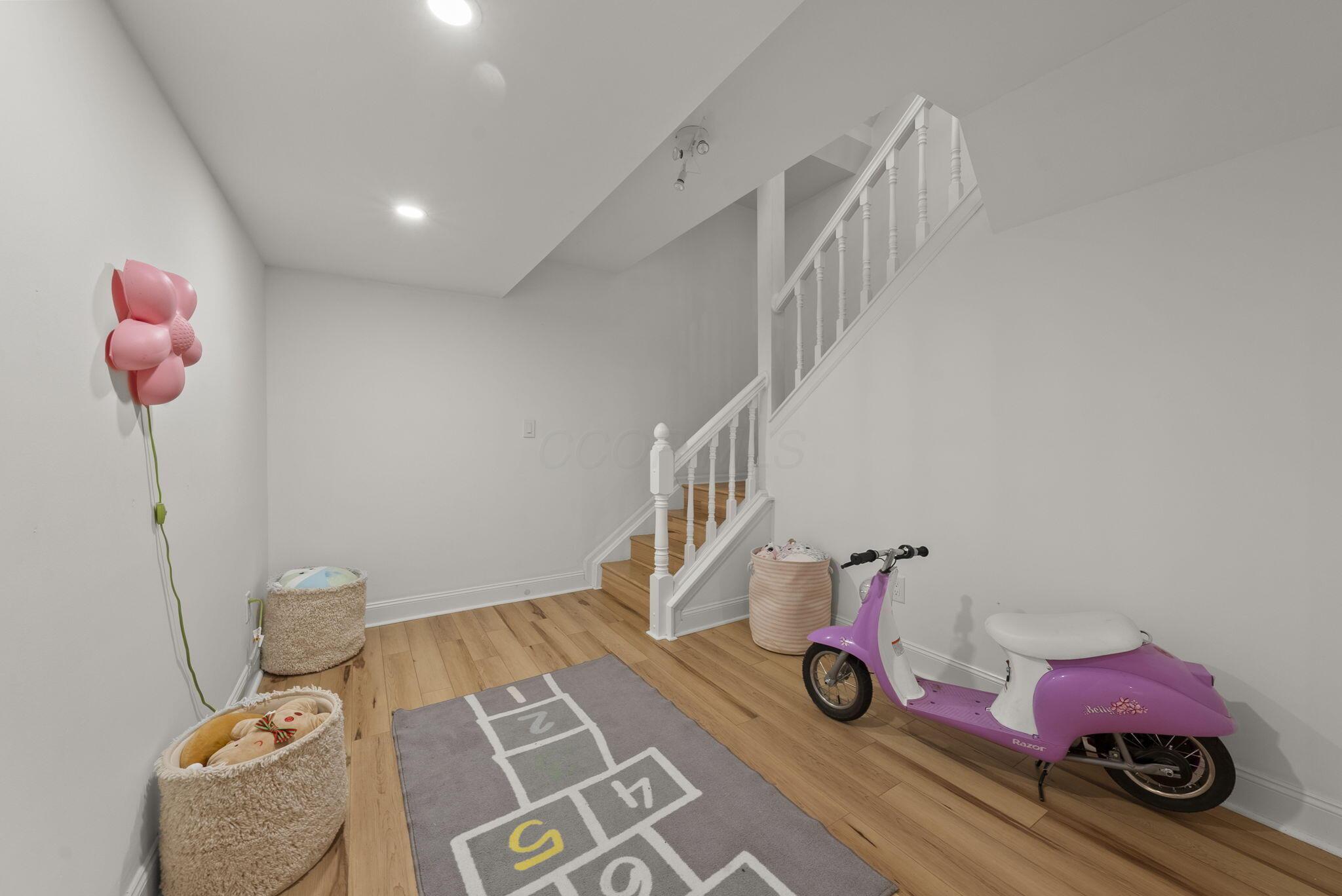 2328 Sedgwick Drive