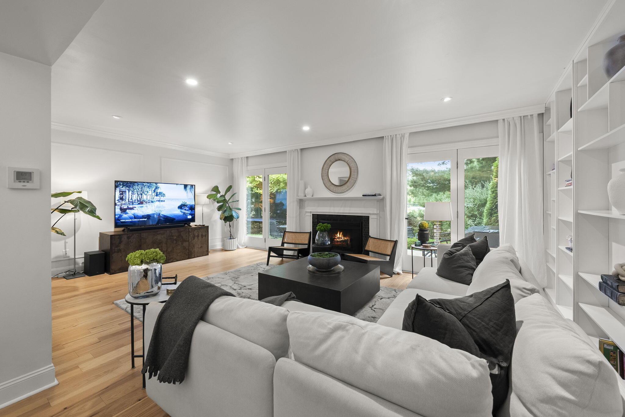 2328 Sedgwick Drive