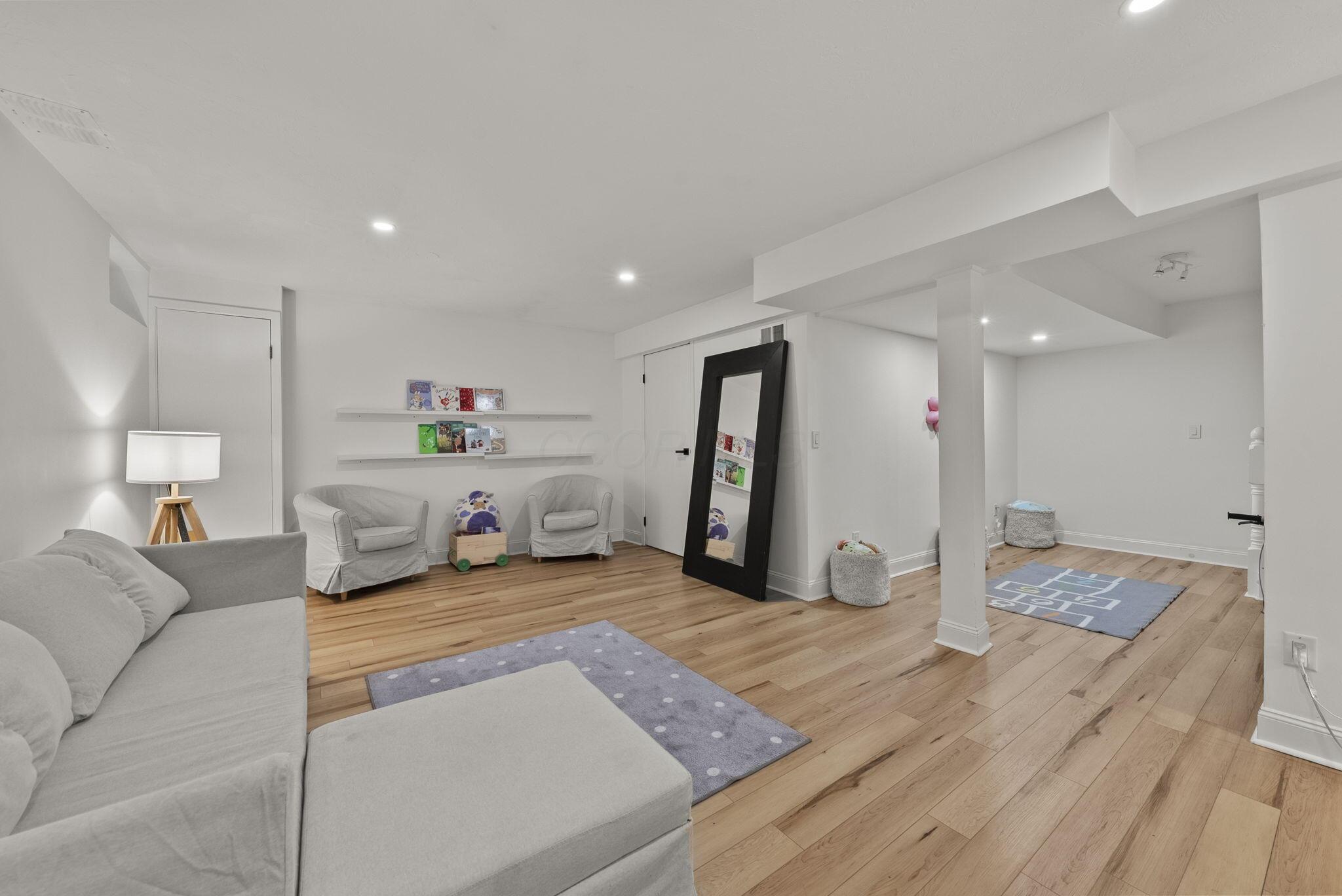 2328 Sedgwick Drive