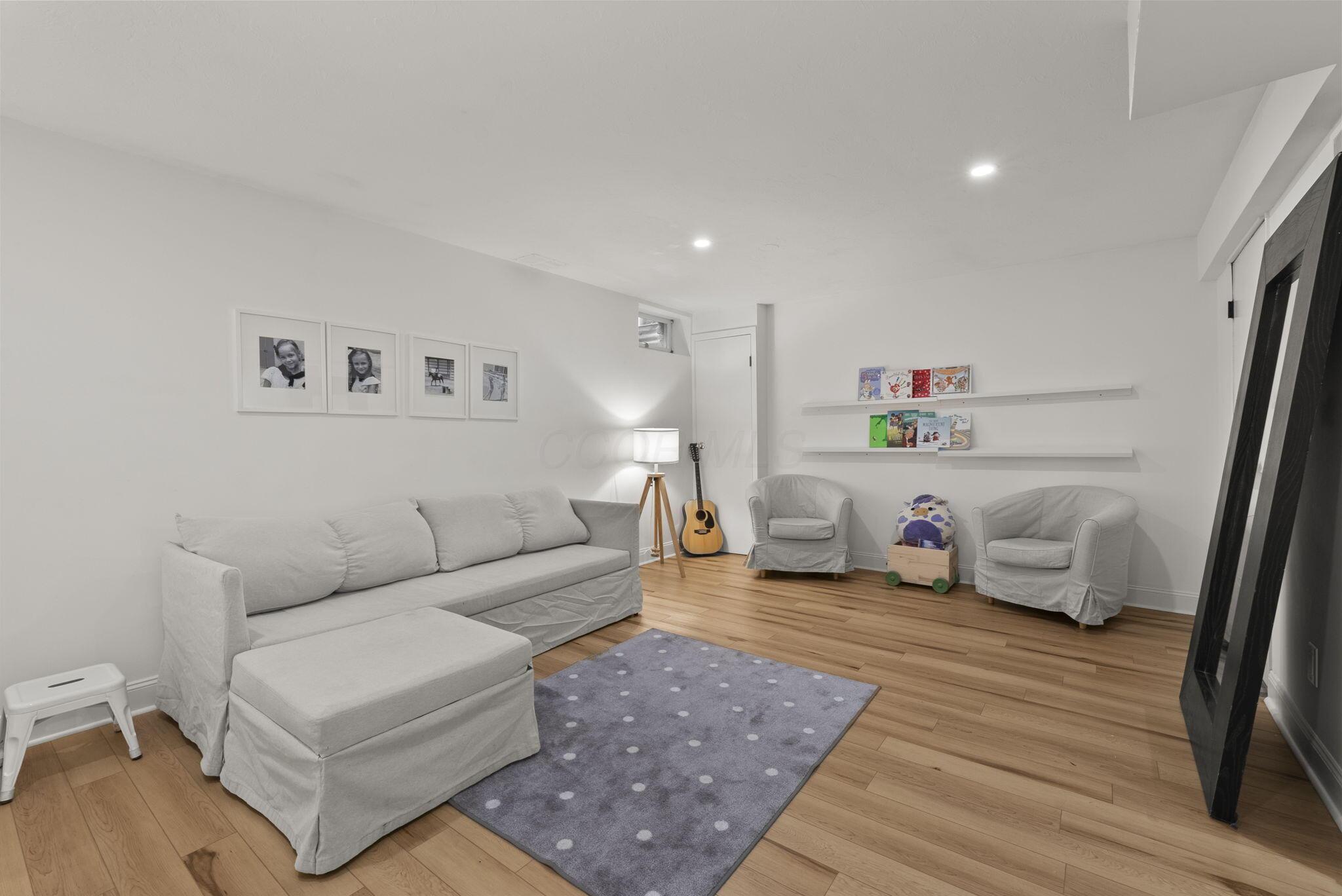 2328 Sedgwick Drive