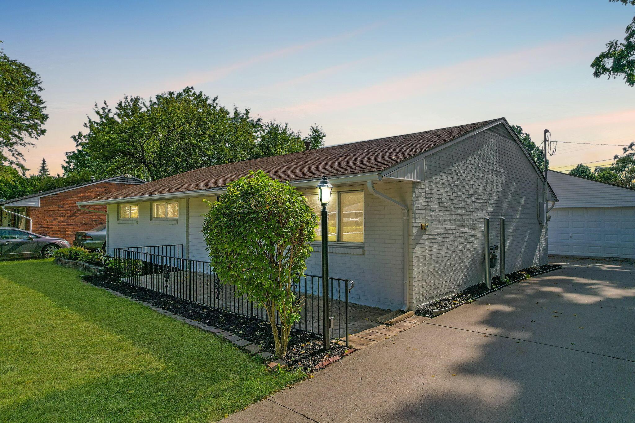1721 Bostwick Road