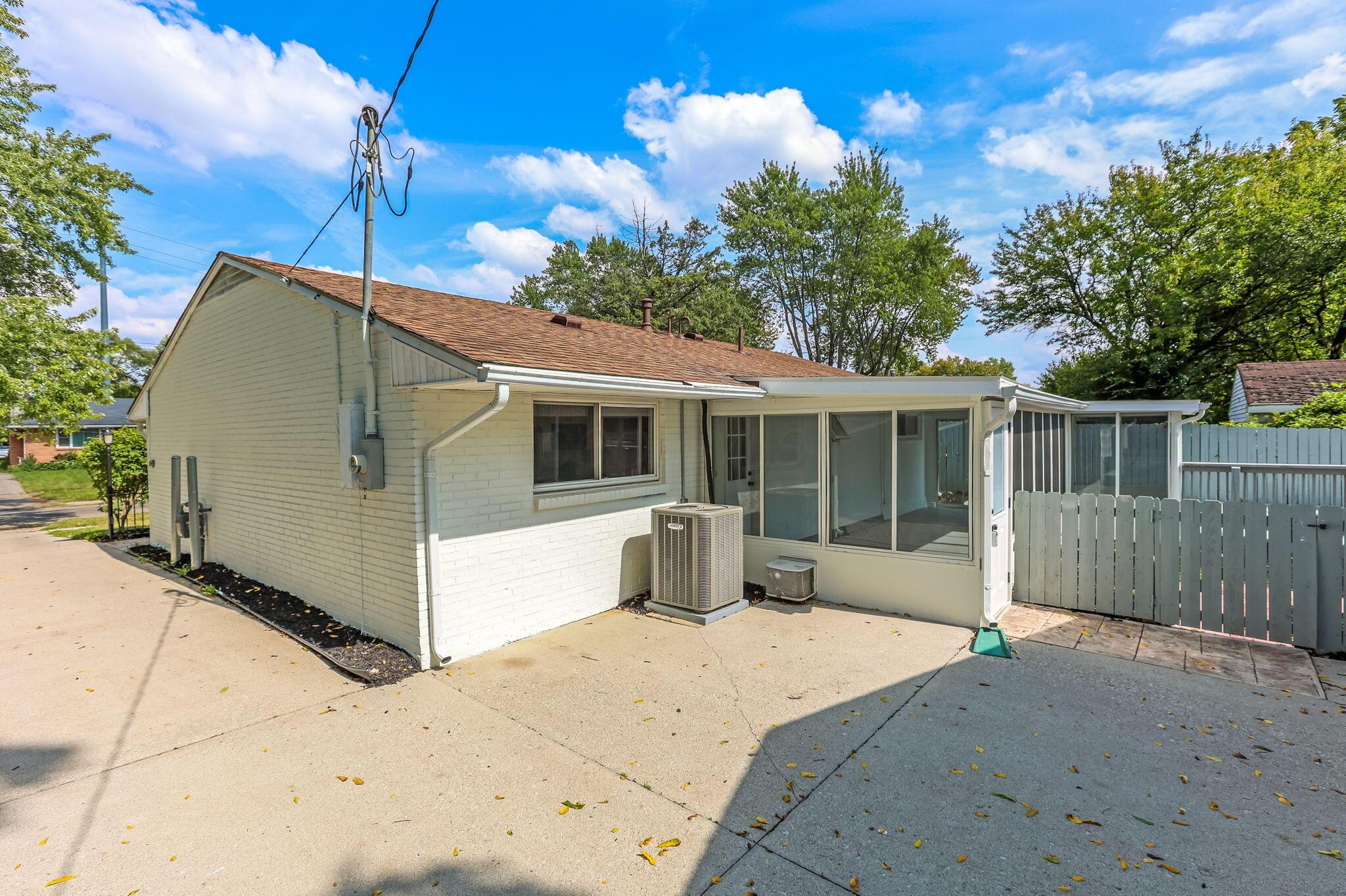 1721 Bostwick Road