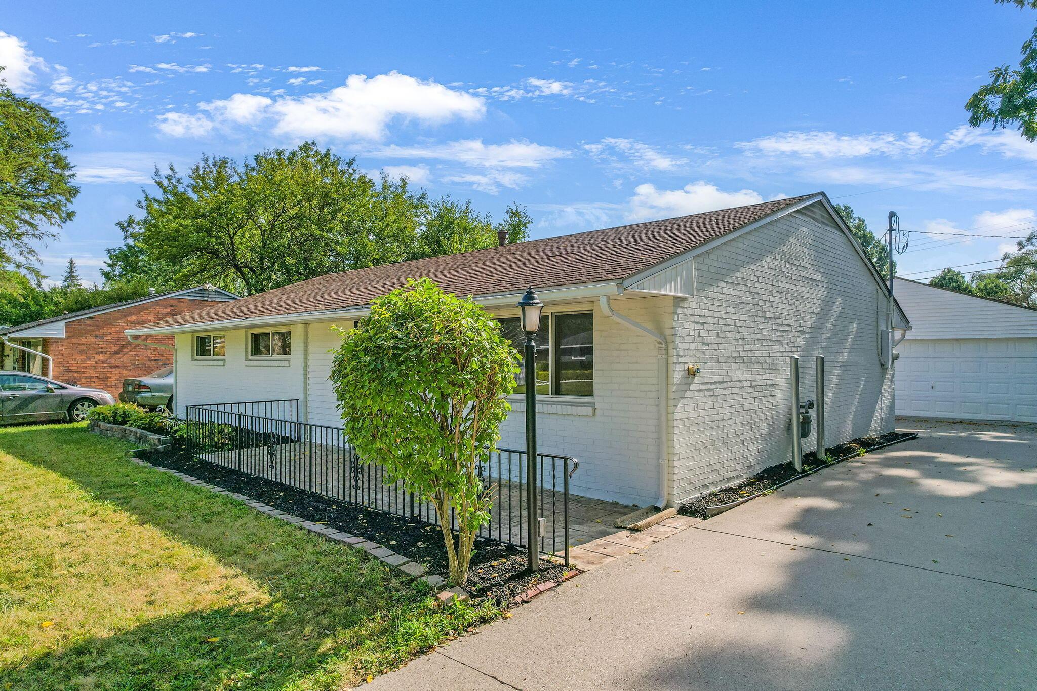 1721 Bostwick Road
