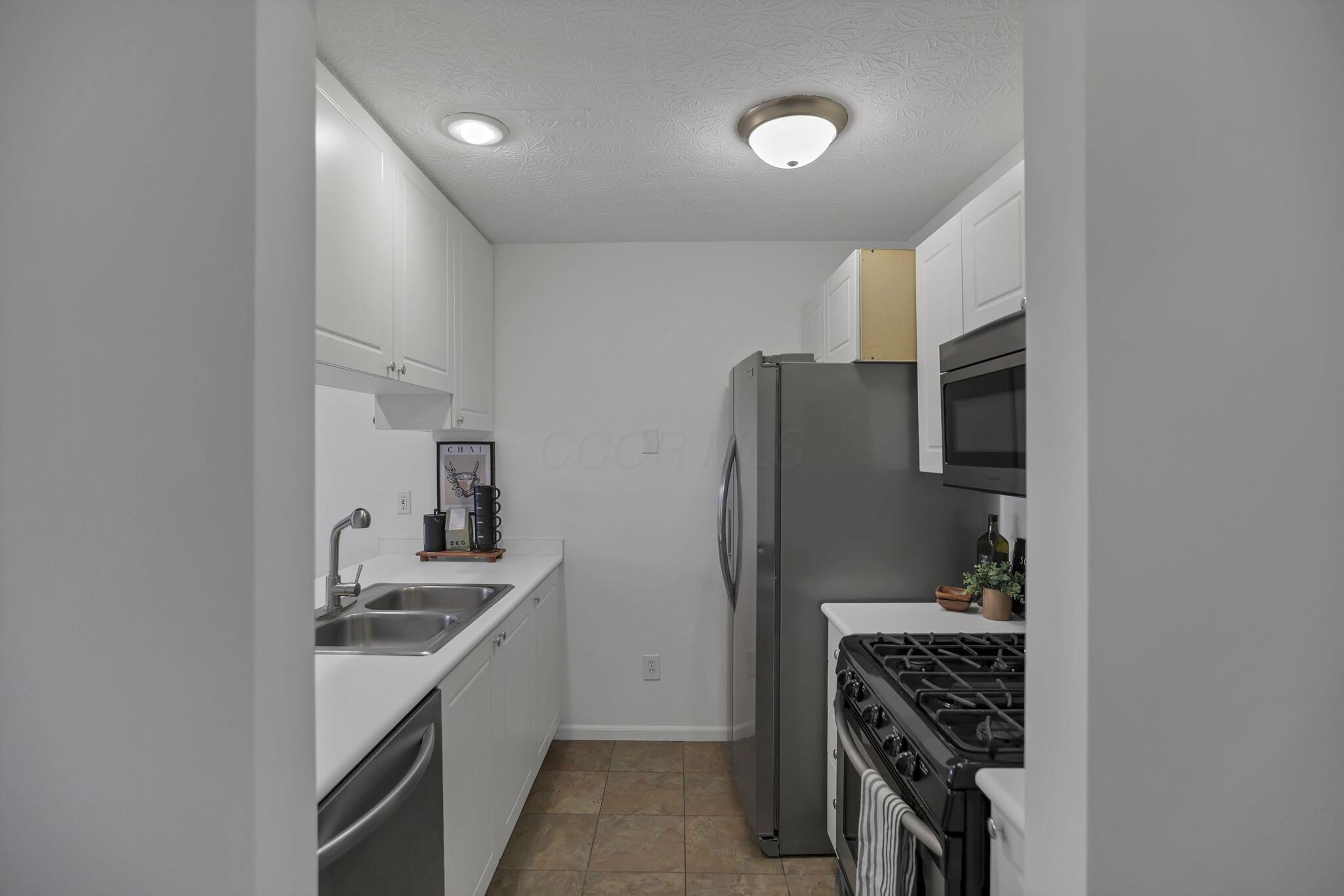 4641 Athalia Drive, 18b