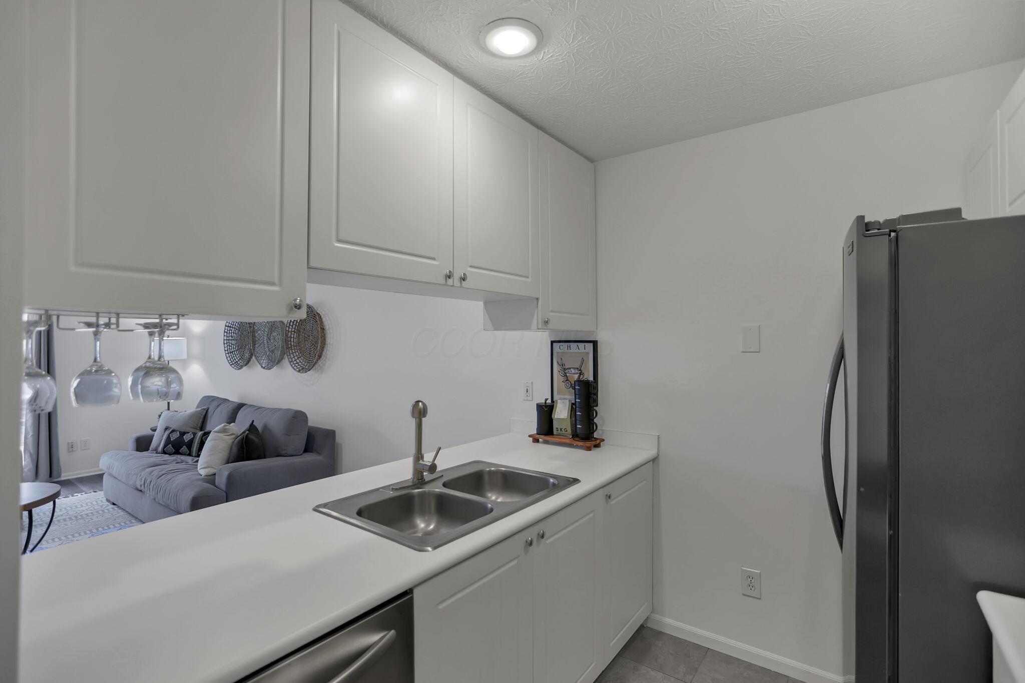 4641 Athalia Drive, 18b