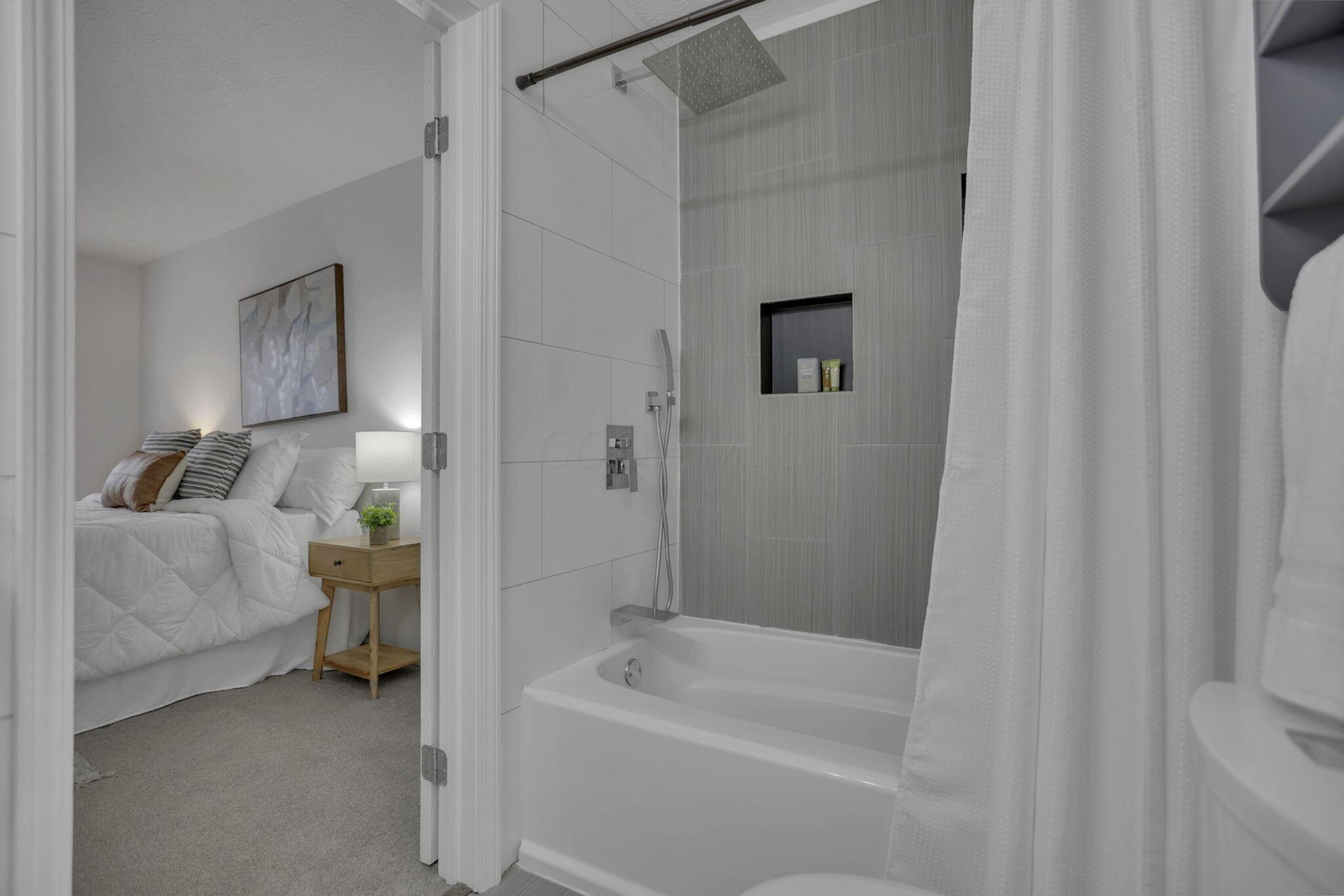 4641 Athalia Drive, 18b