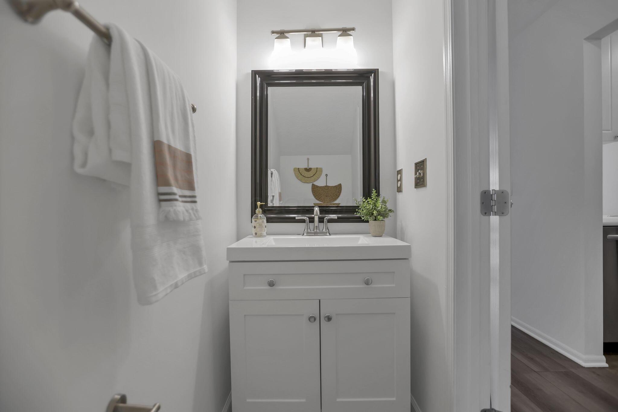 4641 Athalia Drive, 18b