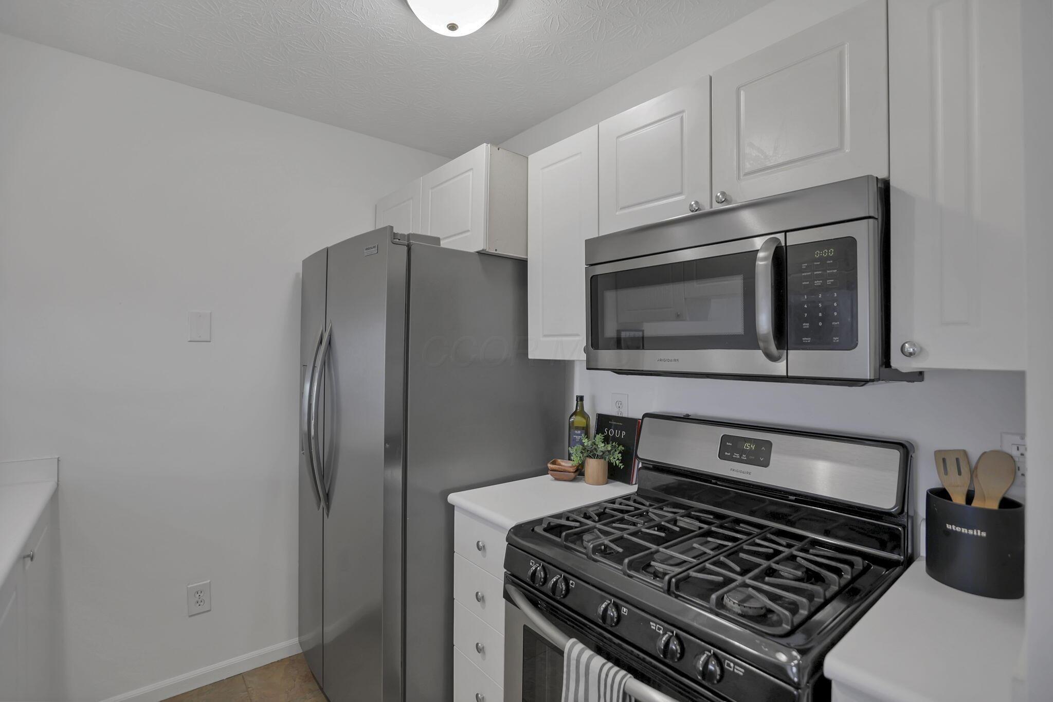 4641 Athalia Drive, 18b