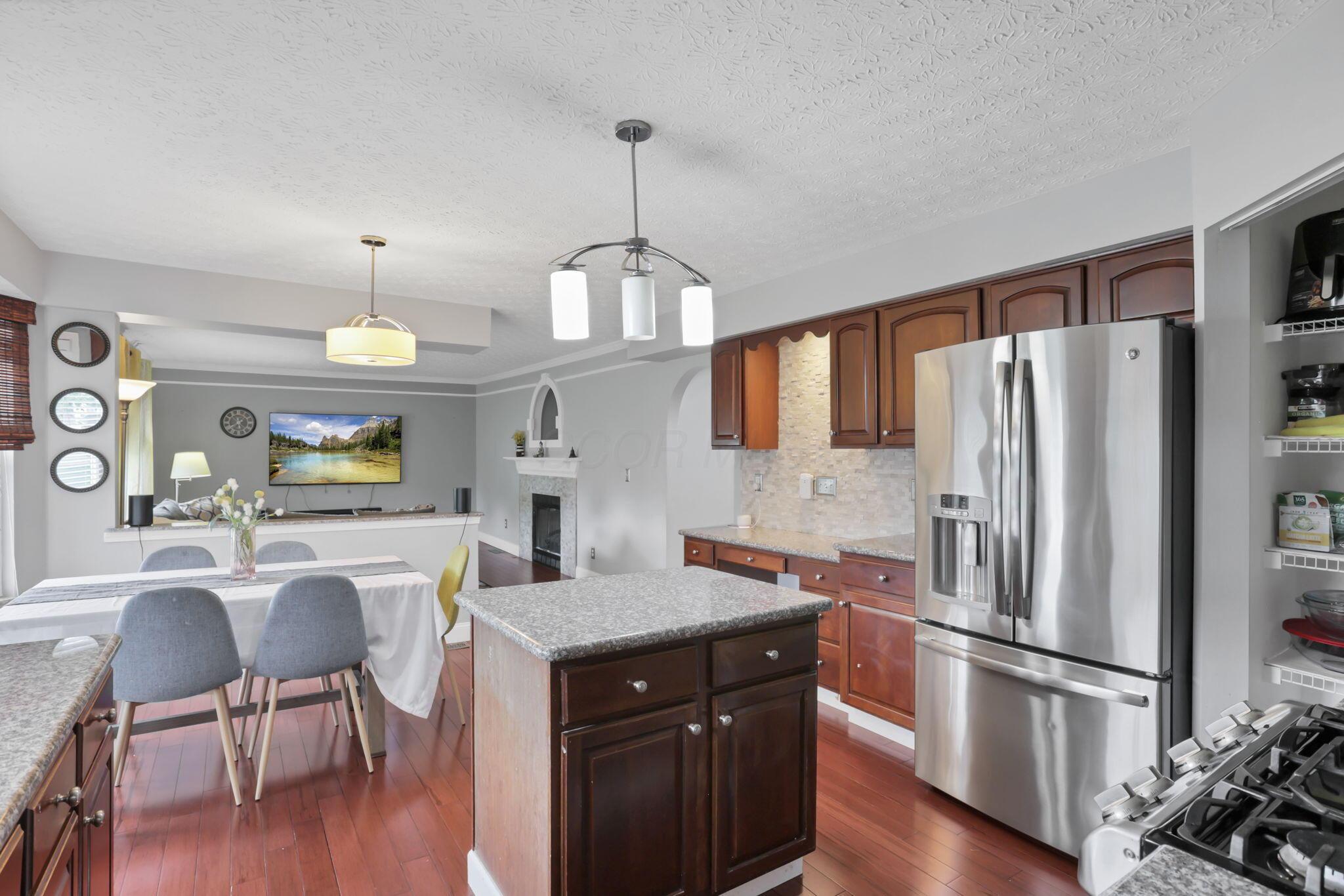 6492 River's Edge Drive