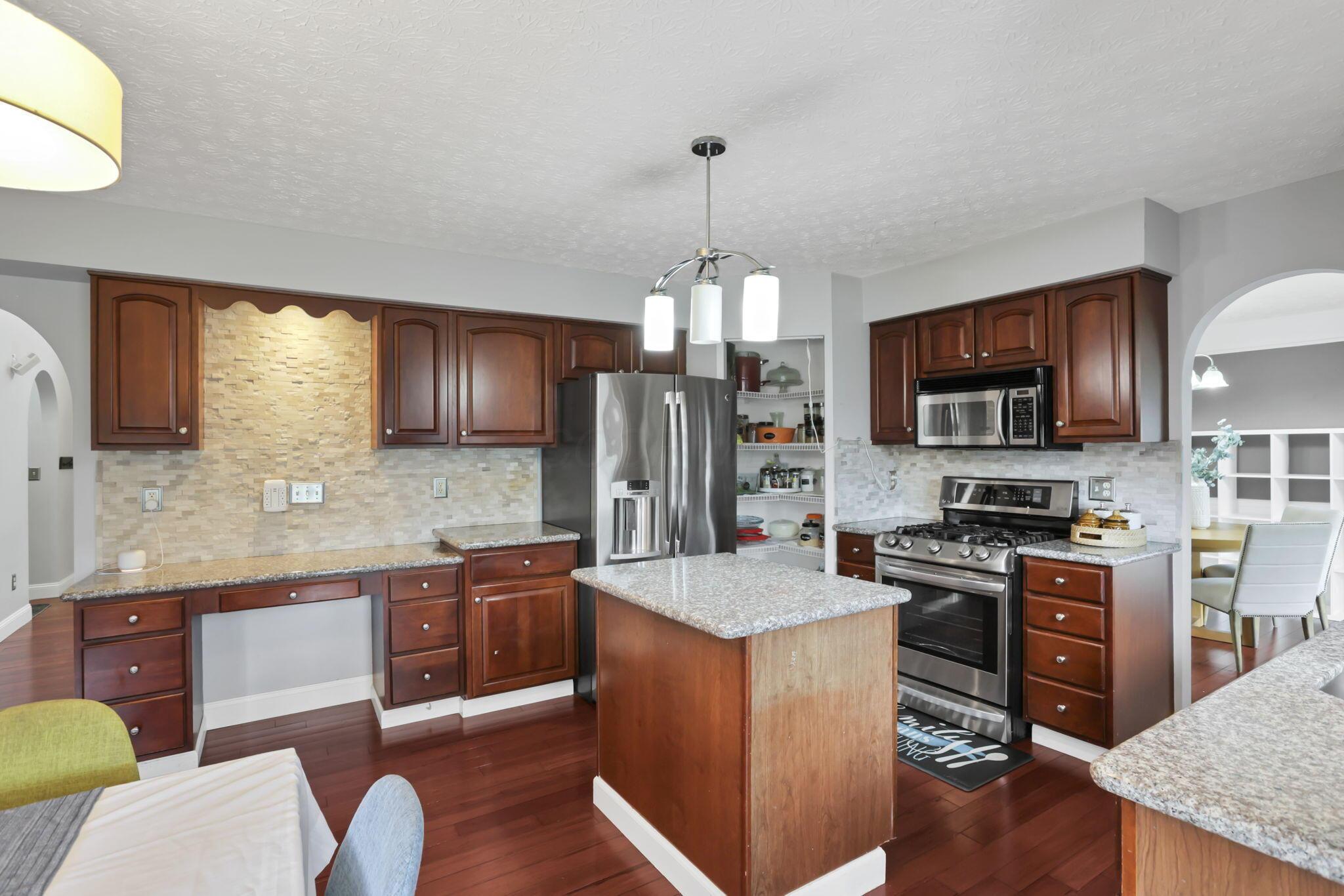 6492 River's Edge Drive
