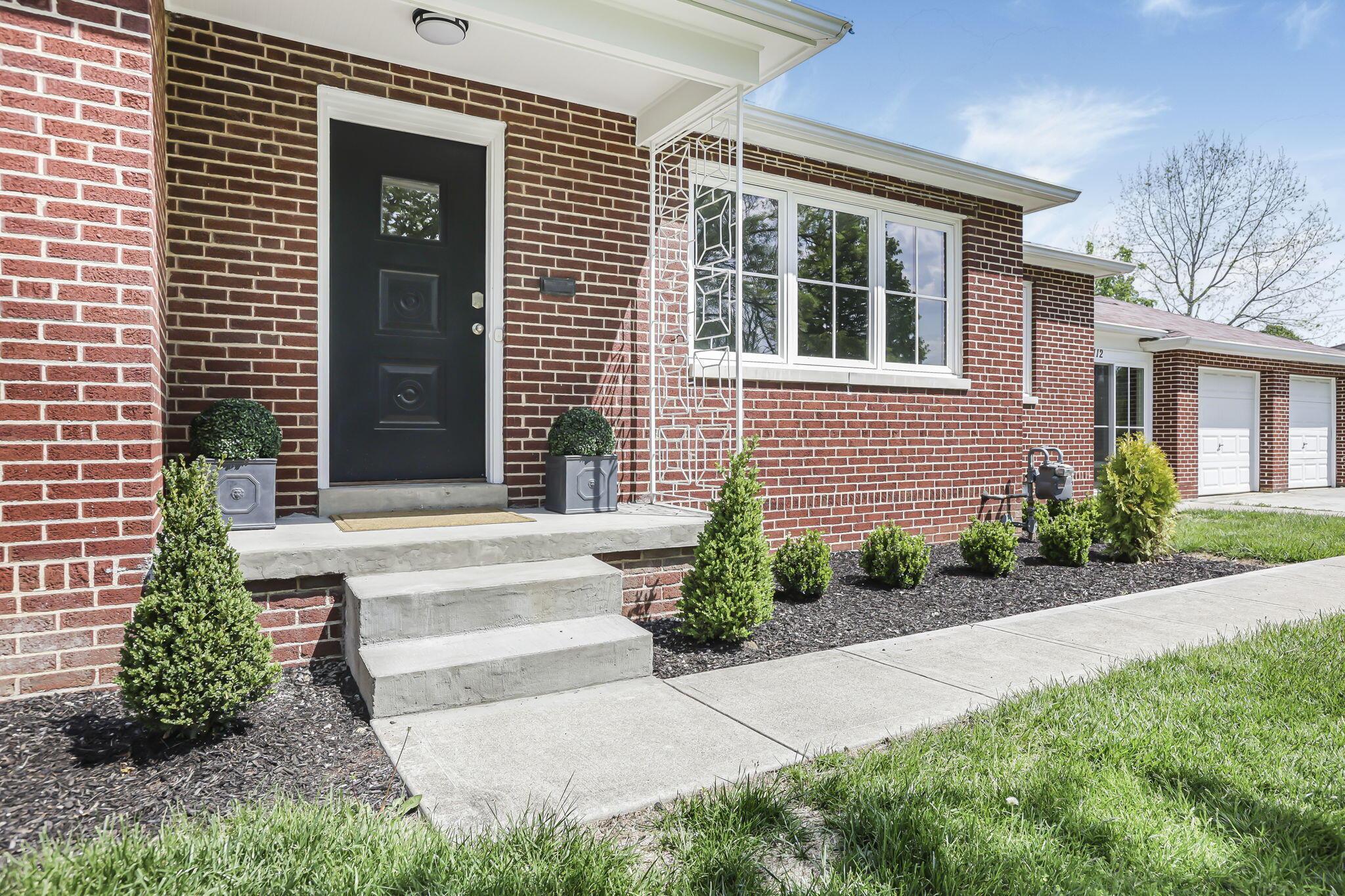 2112 Cresthill Drive