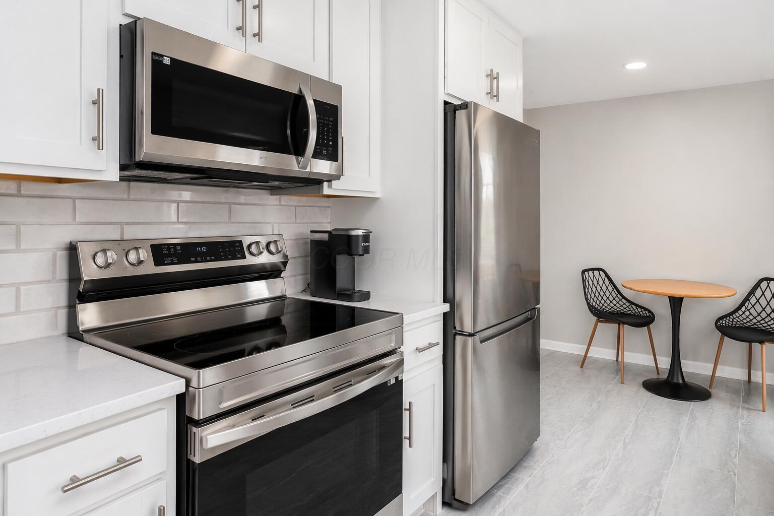 2112 Cresthill Drive