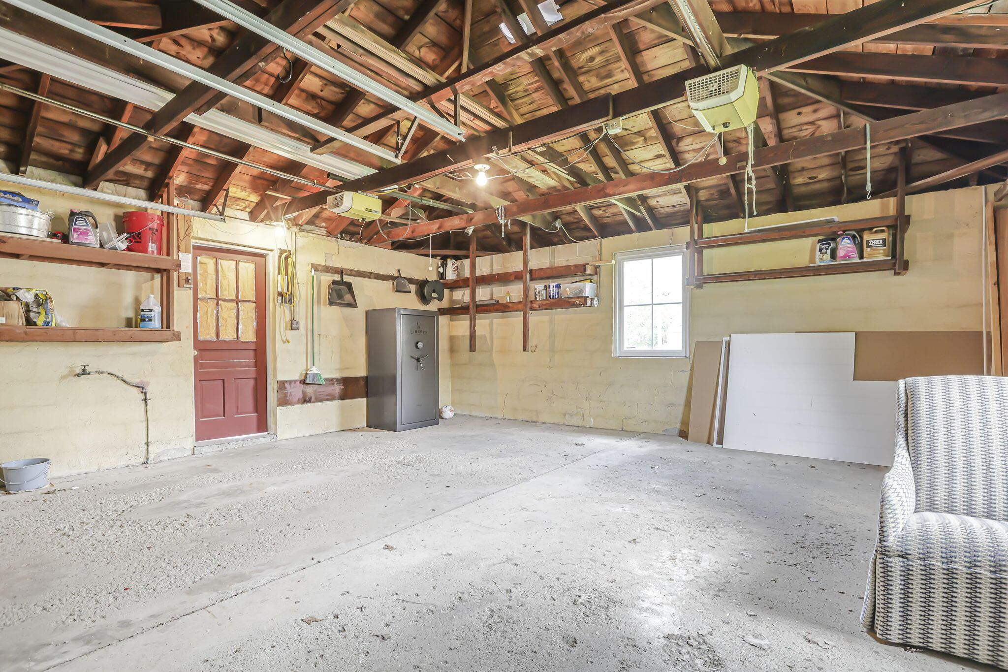 2112 Cresthill Drive