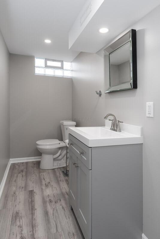 2112 Cresthill Drive