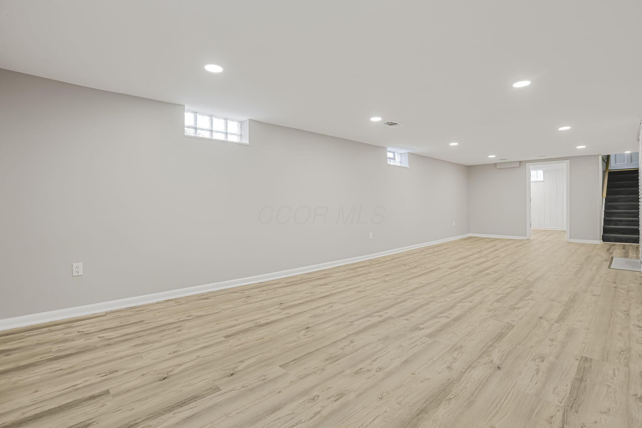 2112 Cresthill Drive