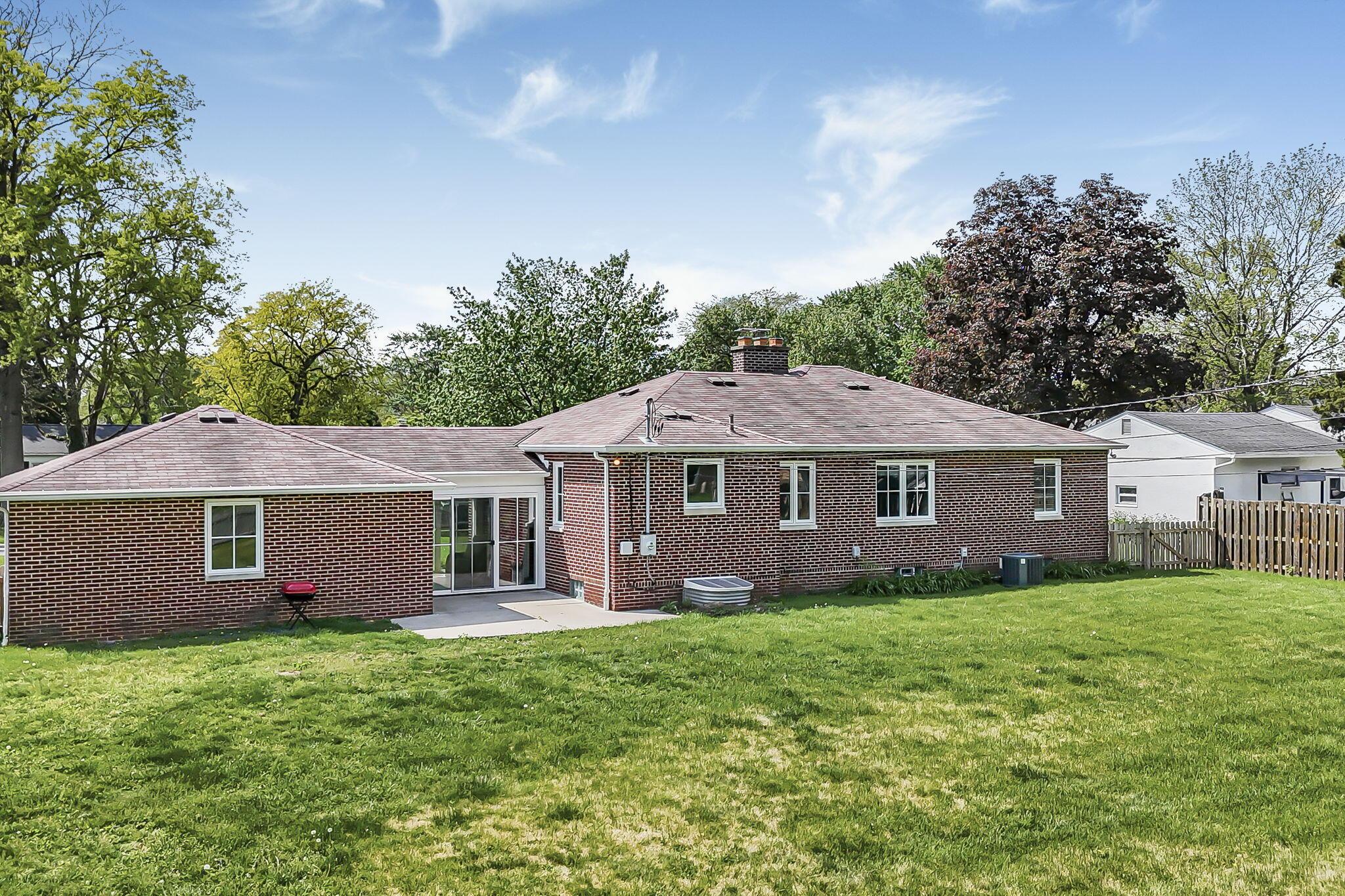 2112 Cresthill Drive
